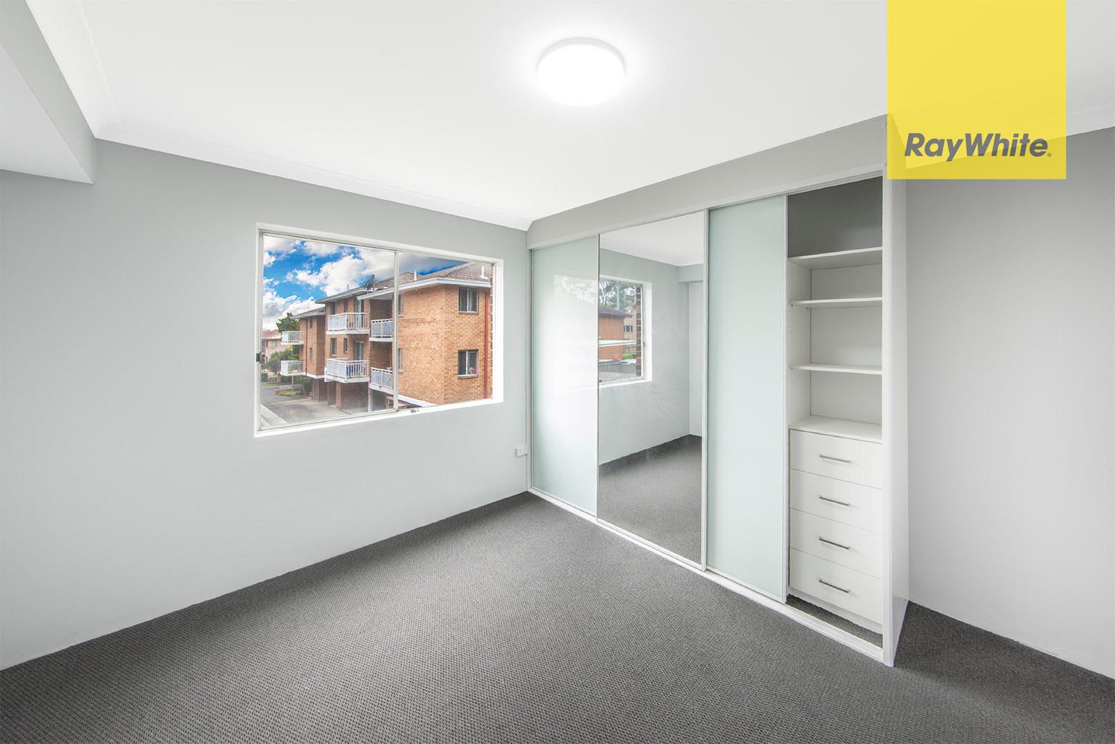 5/60-64 Meehan Street — photo 3 of 8