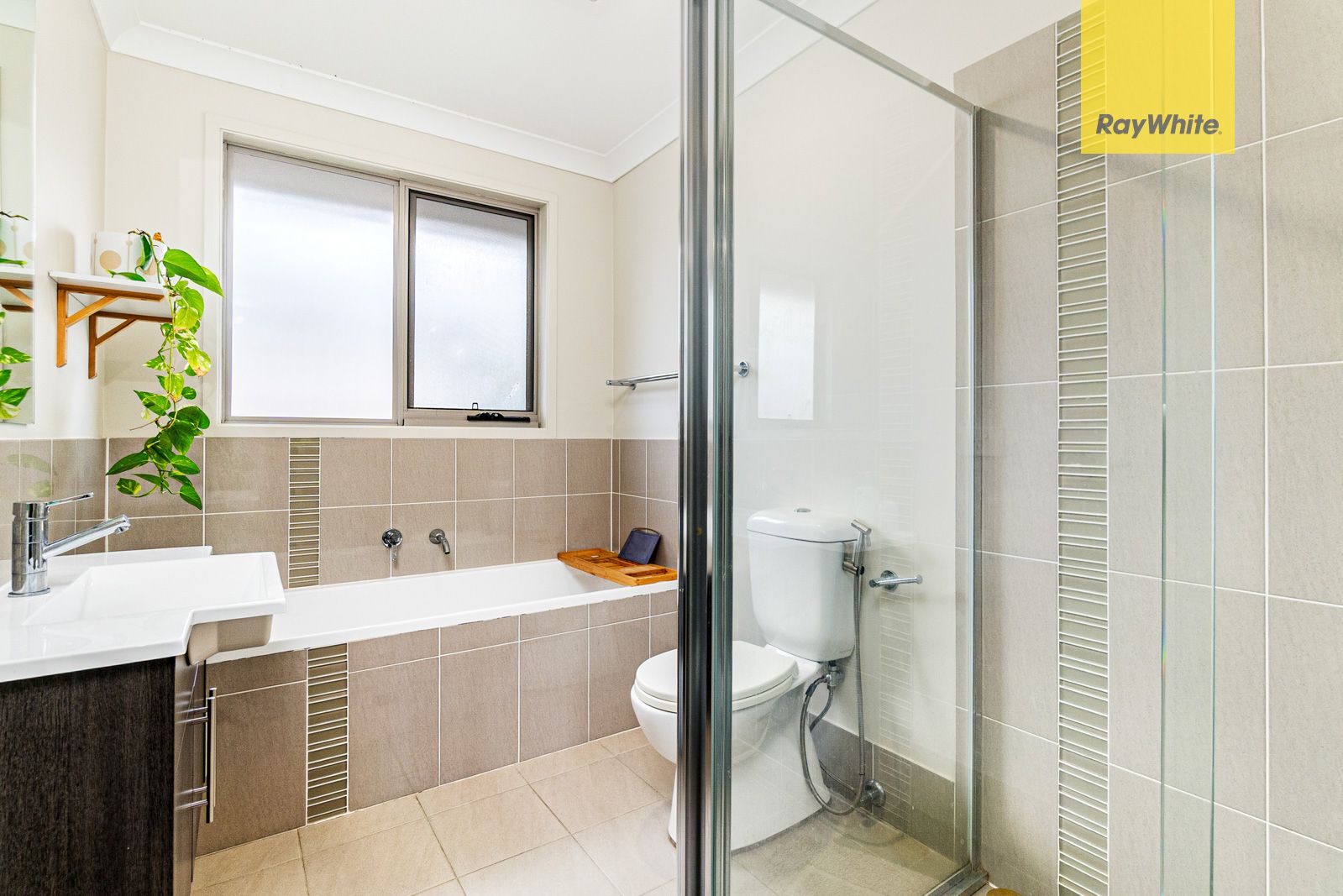 8/8 Hillview Road — photo 8 of 12