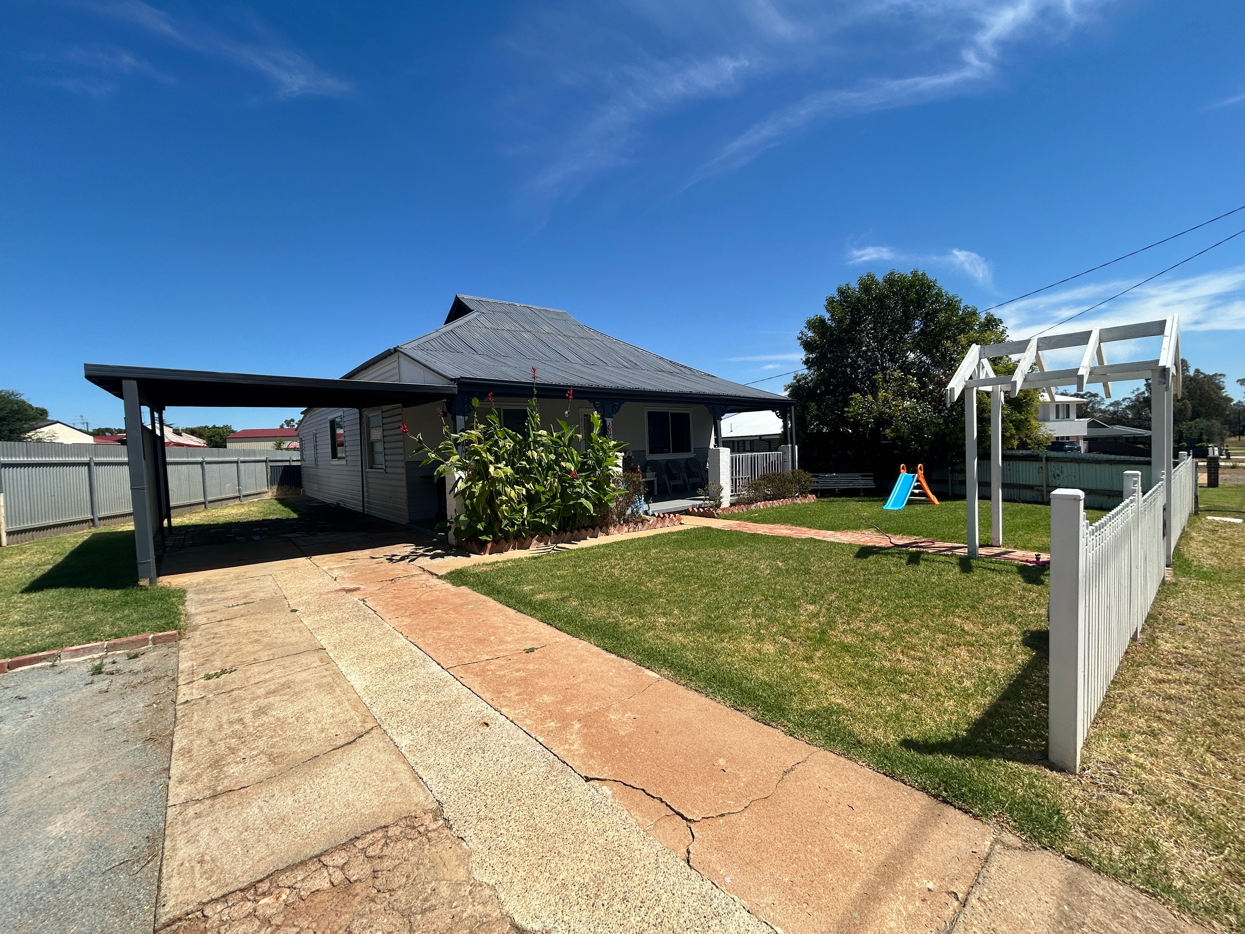 110 Wallace Street, Coolamon, NSW 2701