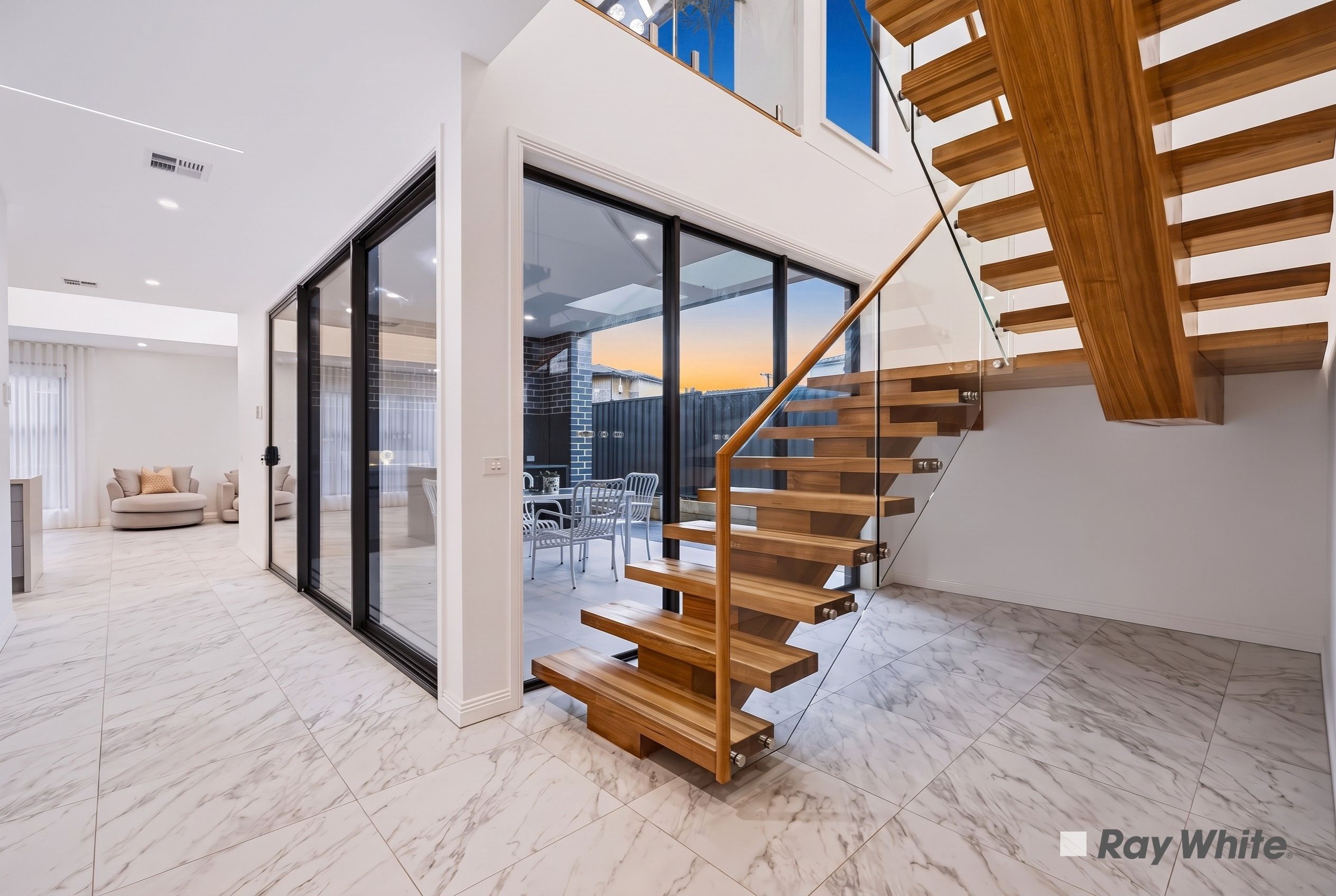8 Mclean Crescent — photo 26 of 30