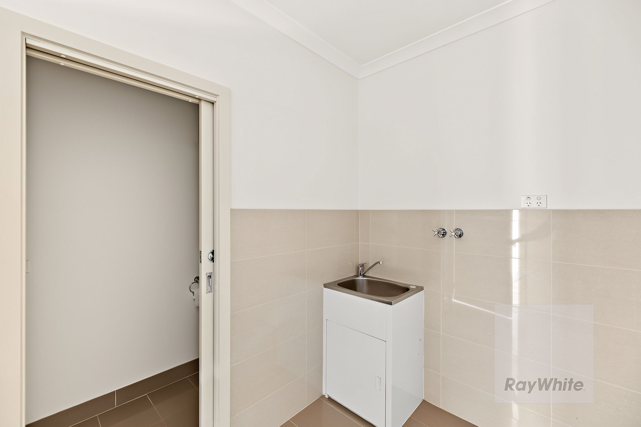 10 Erskine Way — photo 13 of 17