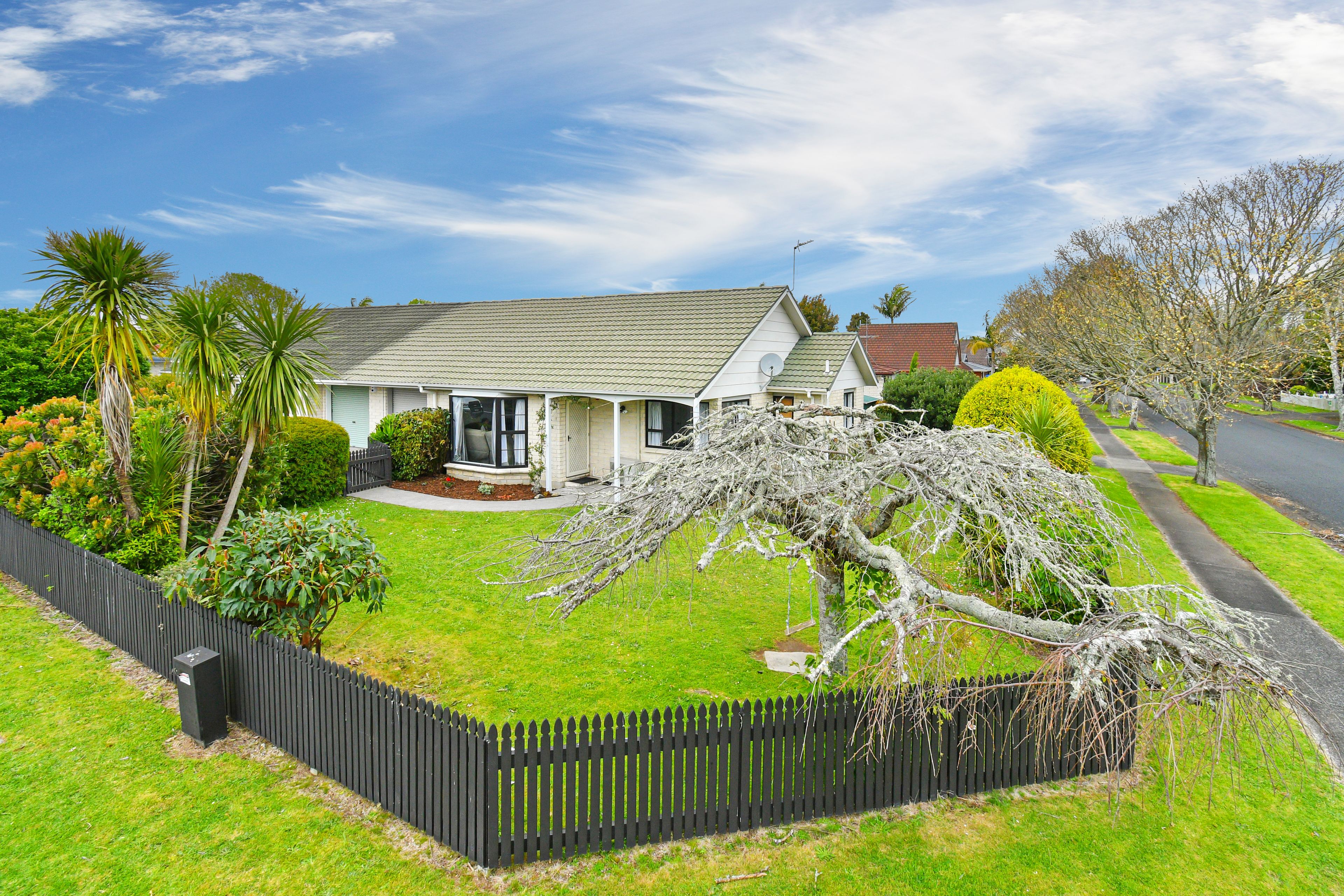 2/26 Walter Strevens Drive, Conifer Grove, Manukau City
