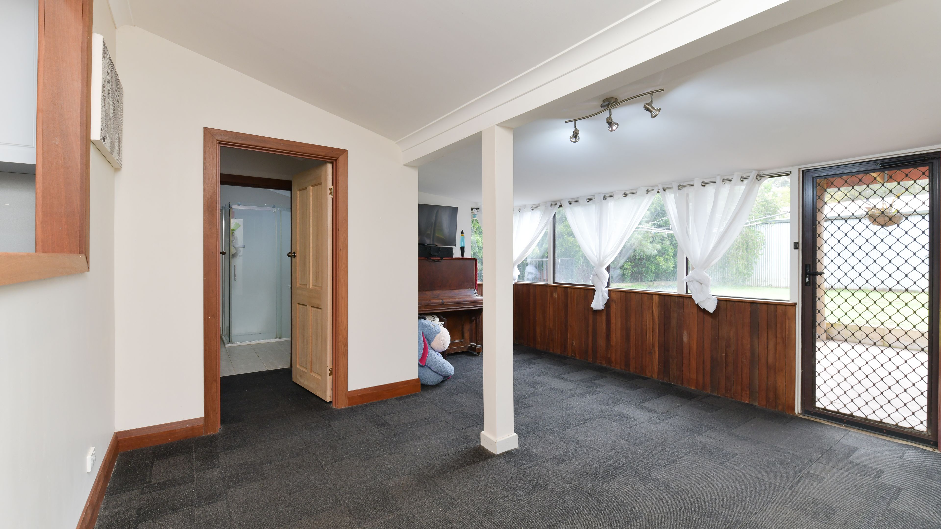 106 & 108 Blackwood Road — photo 9 of 19
