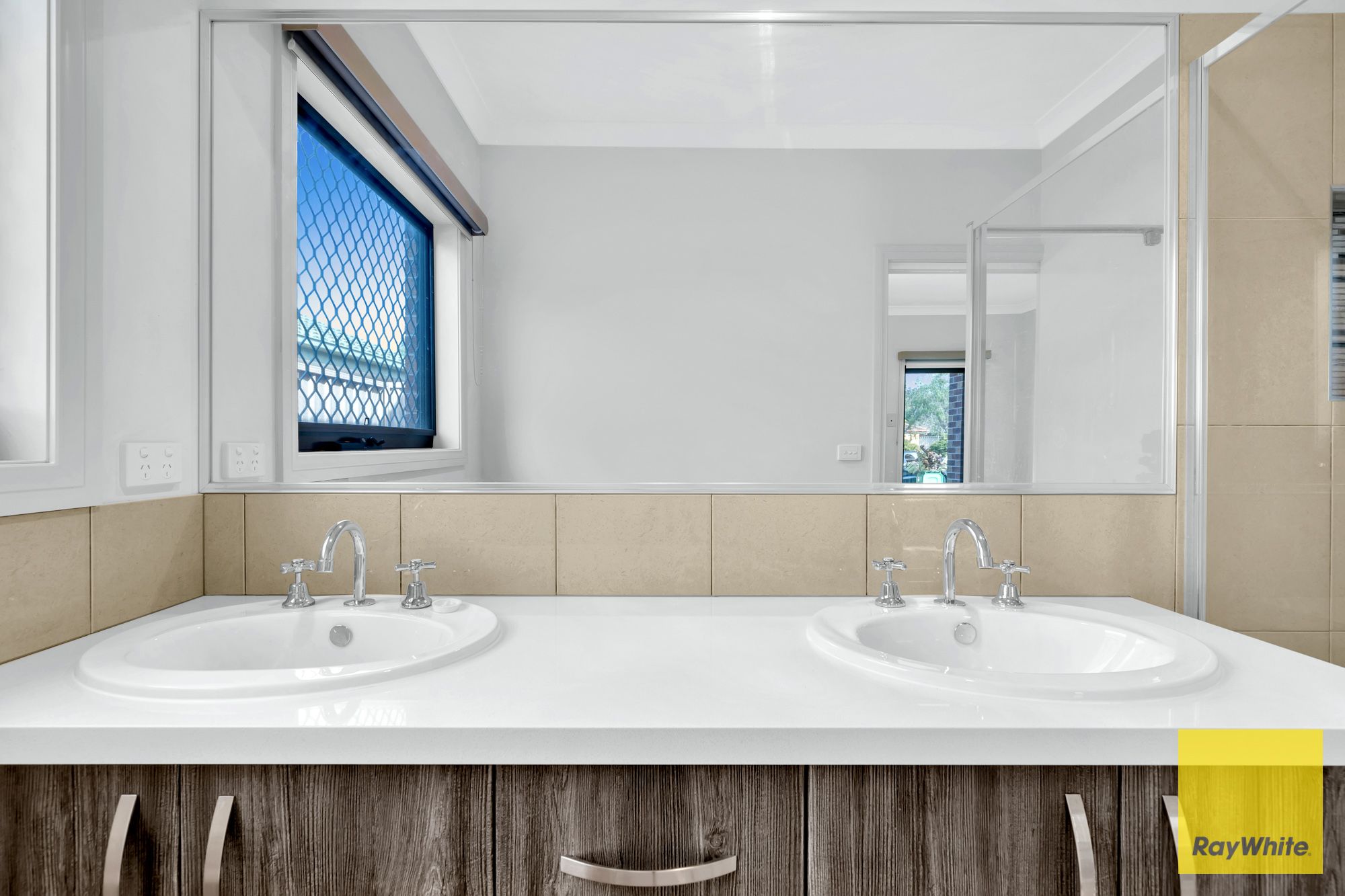 12 Mckenzie Crescent — photo 16 of 26