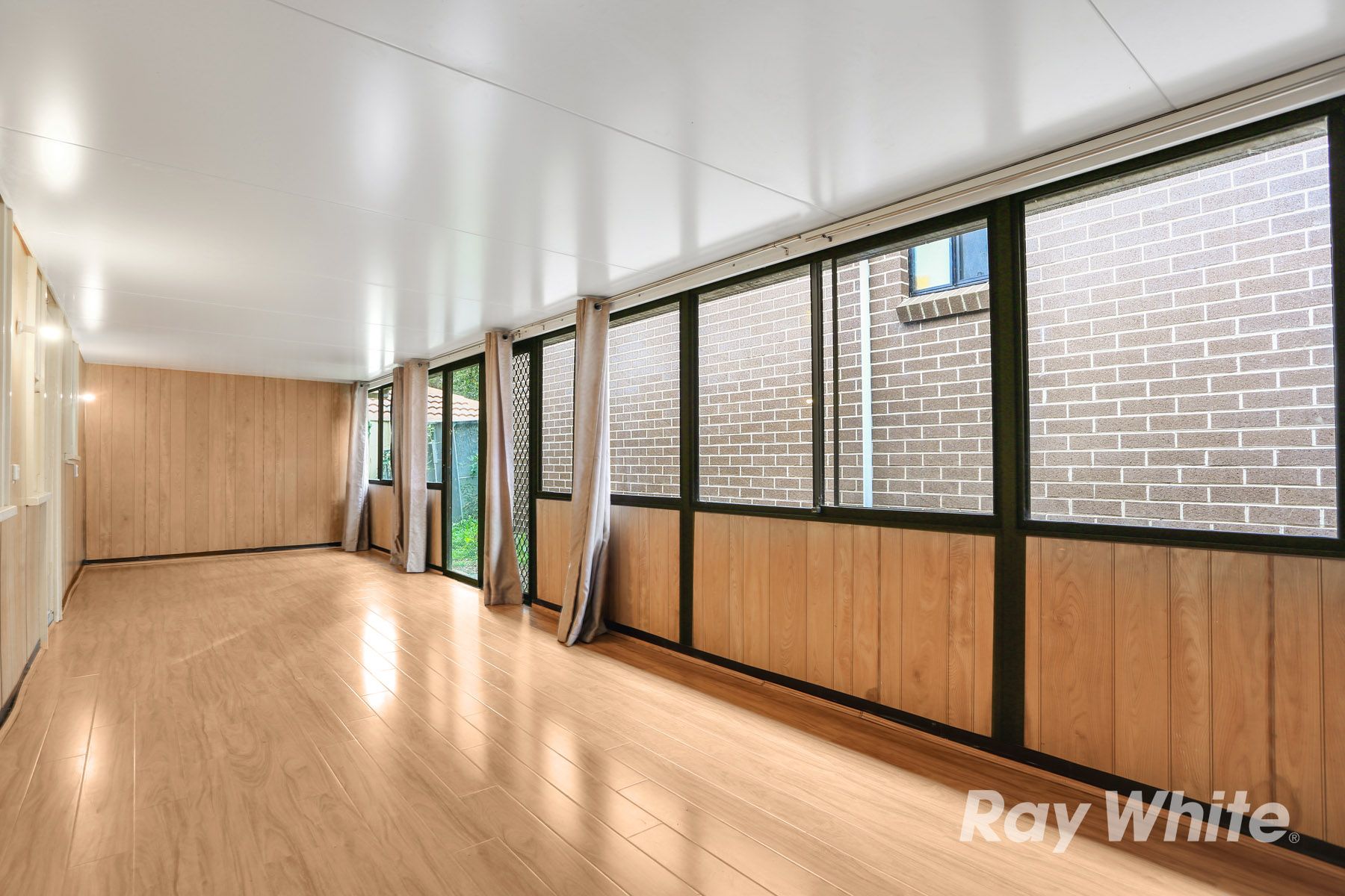 29 Butler Crescent — photo 3 of 6