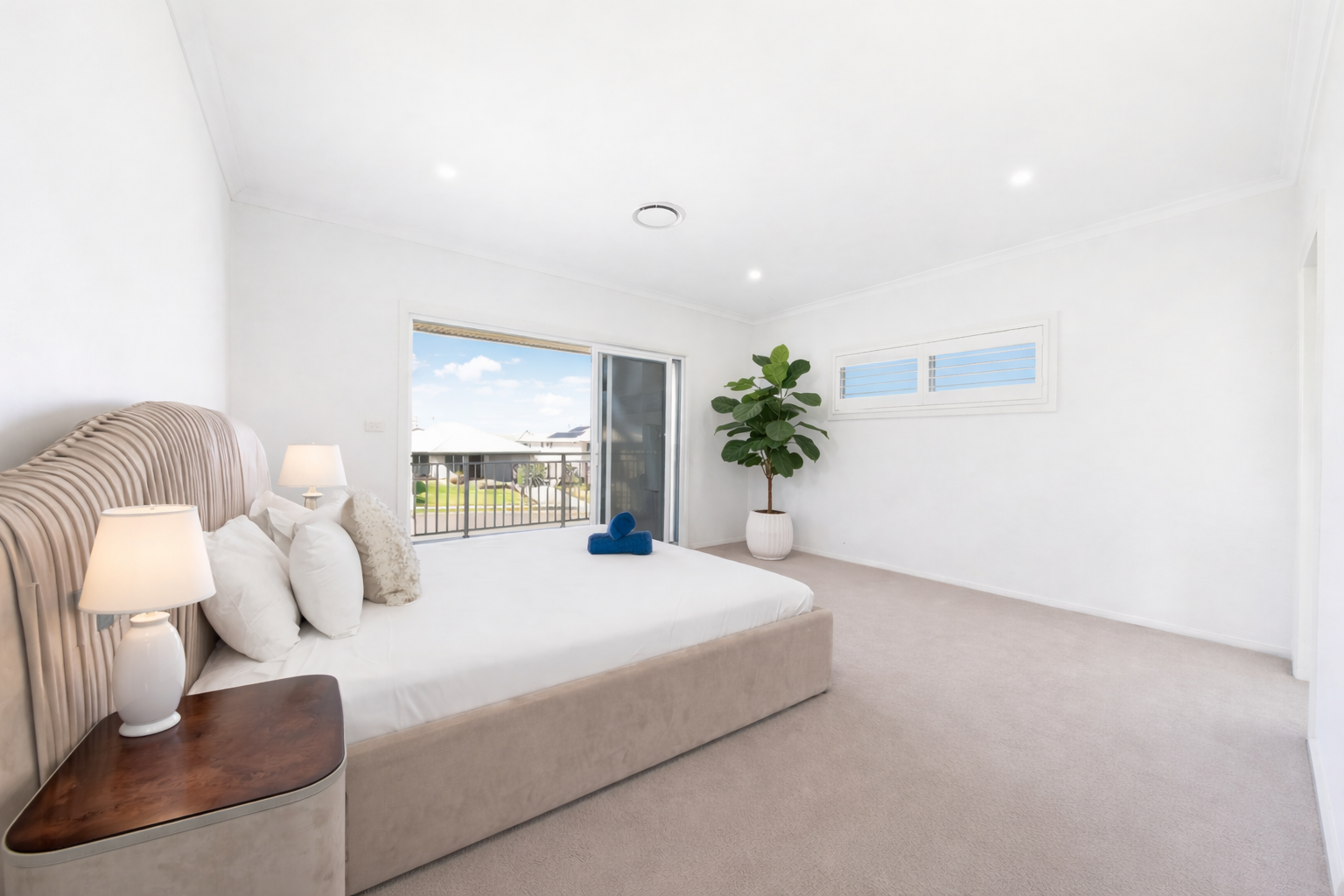 20 Sunnyspot Boulevard — photo 3 of 16