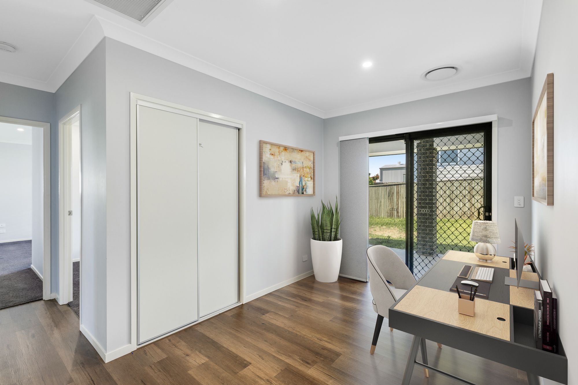 118 Webcke Crescent — photo 8 of 17