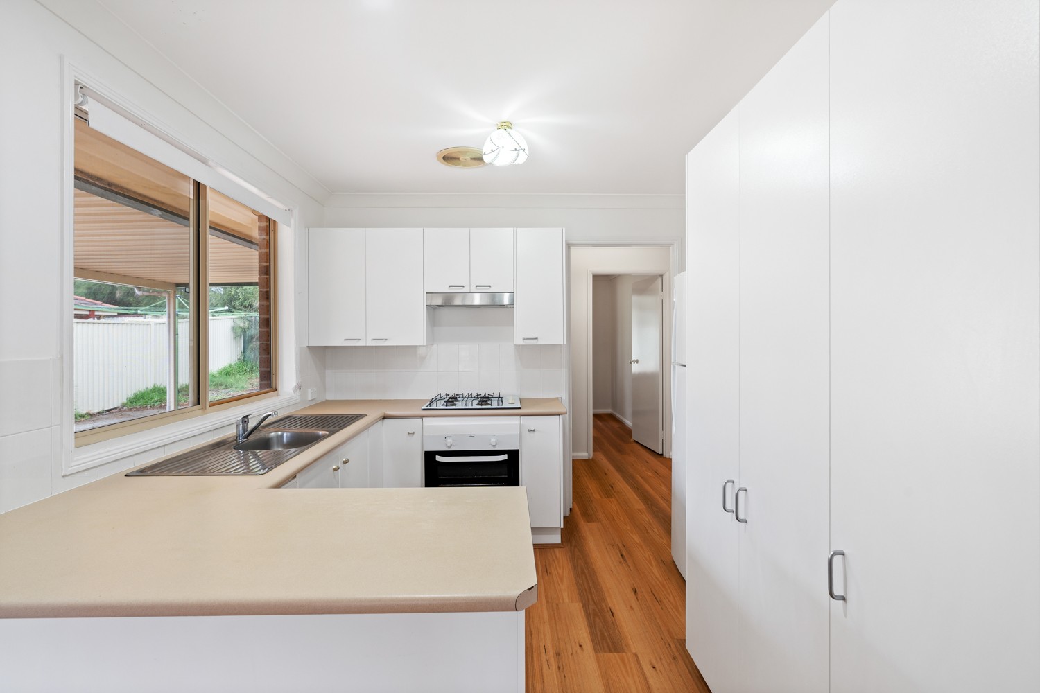 8A Macintyre Street, Bateau Bay, NSW 2261