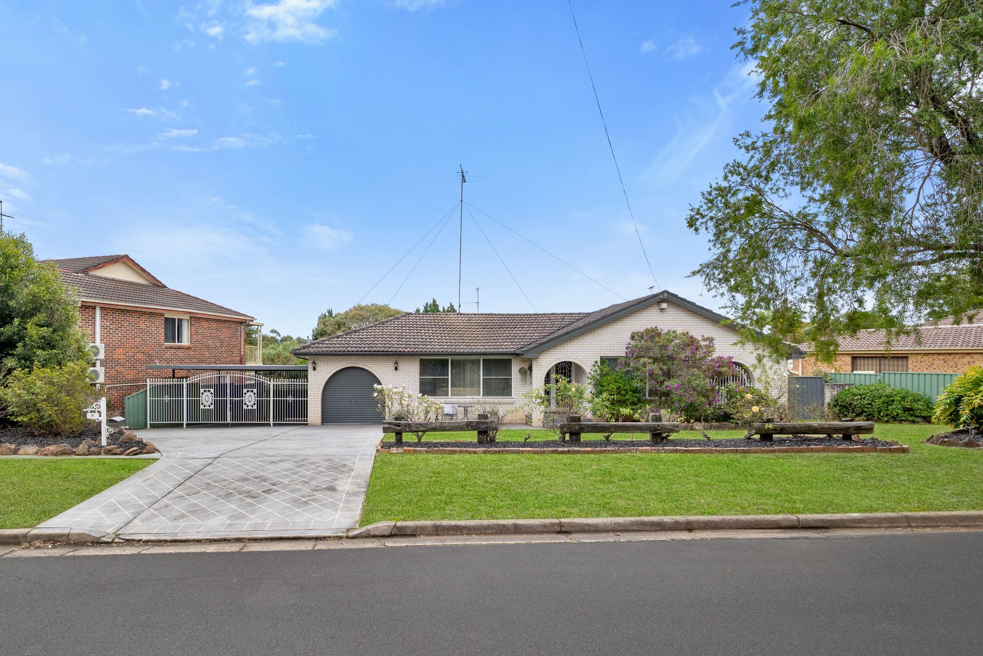 15 Lowanna Drive, South Penrith, NSW 2750