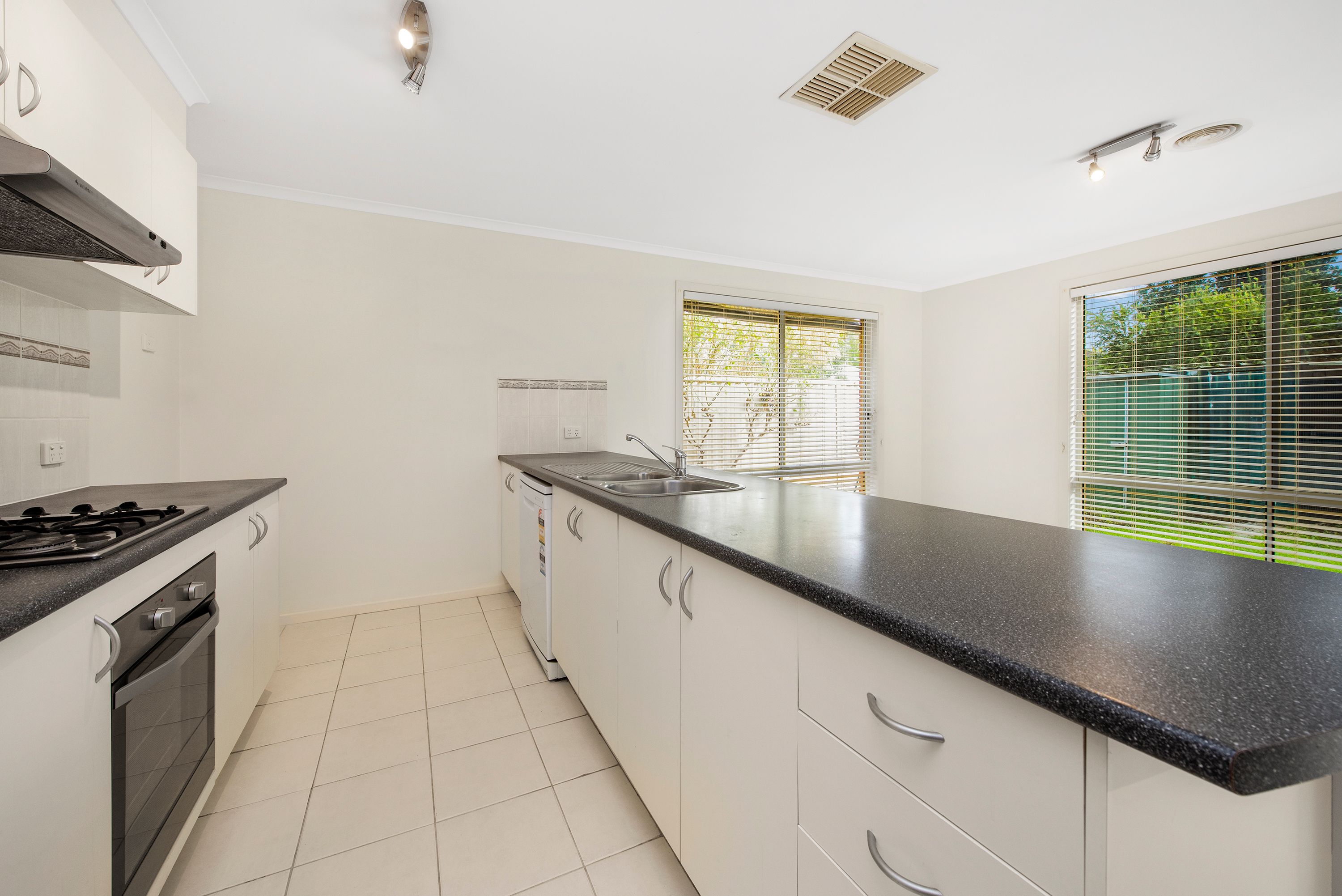 66 Oaklands Way, Pakenham, VIC 3810