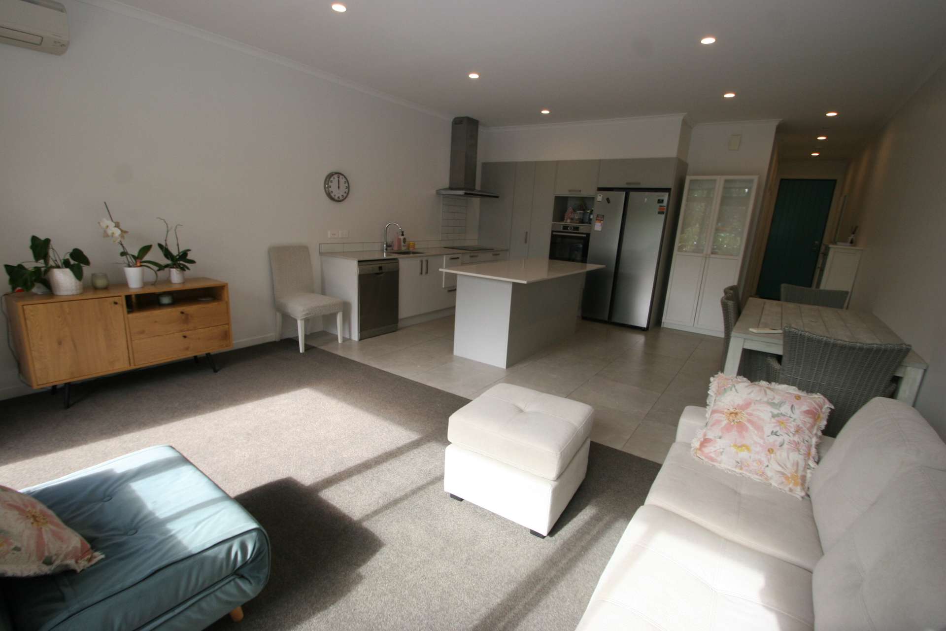 11 Hudson Bay Road photo 2