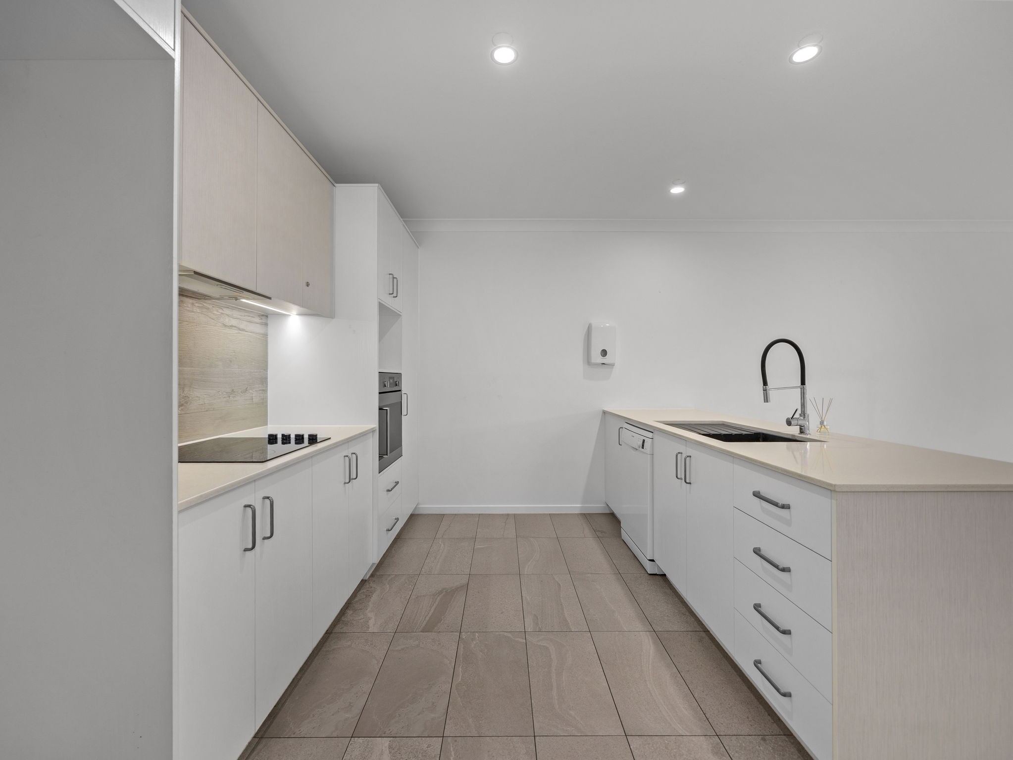 2/6 Wilkinson Street, Booval, QLD 4304