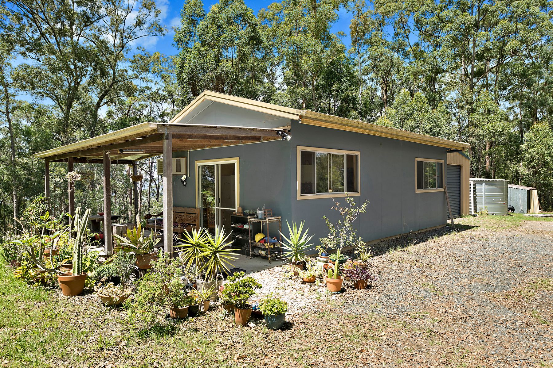 41 Priors Road