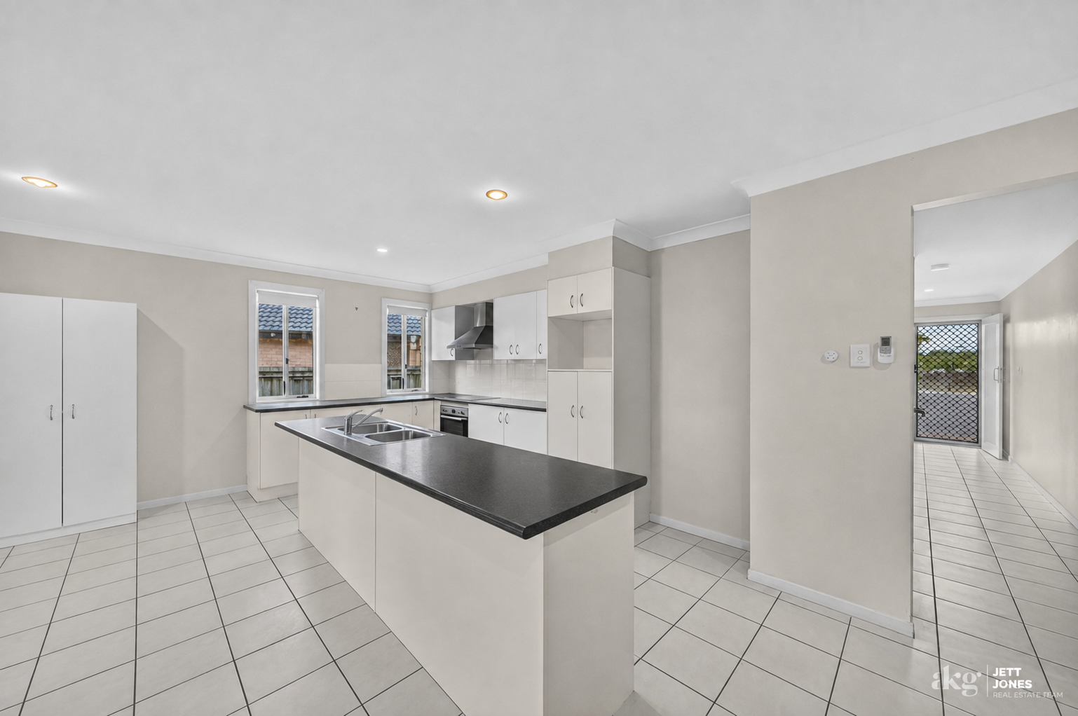18 Lake Wivenhoe Court — photo 5 of 21