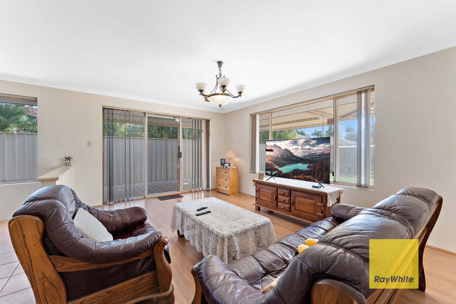 10 Tiffany Close, Huntingdale WA 6110