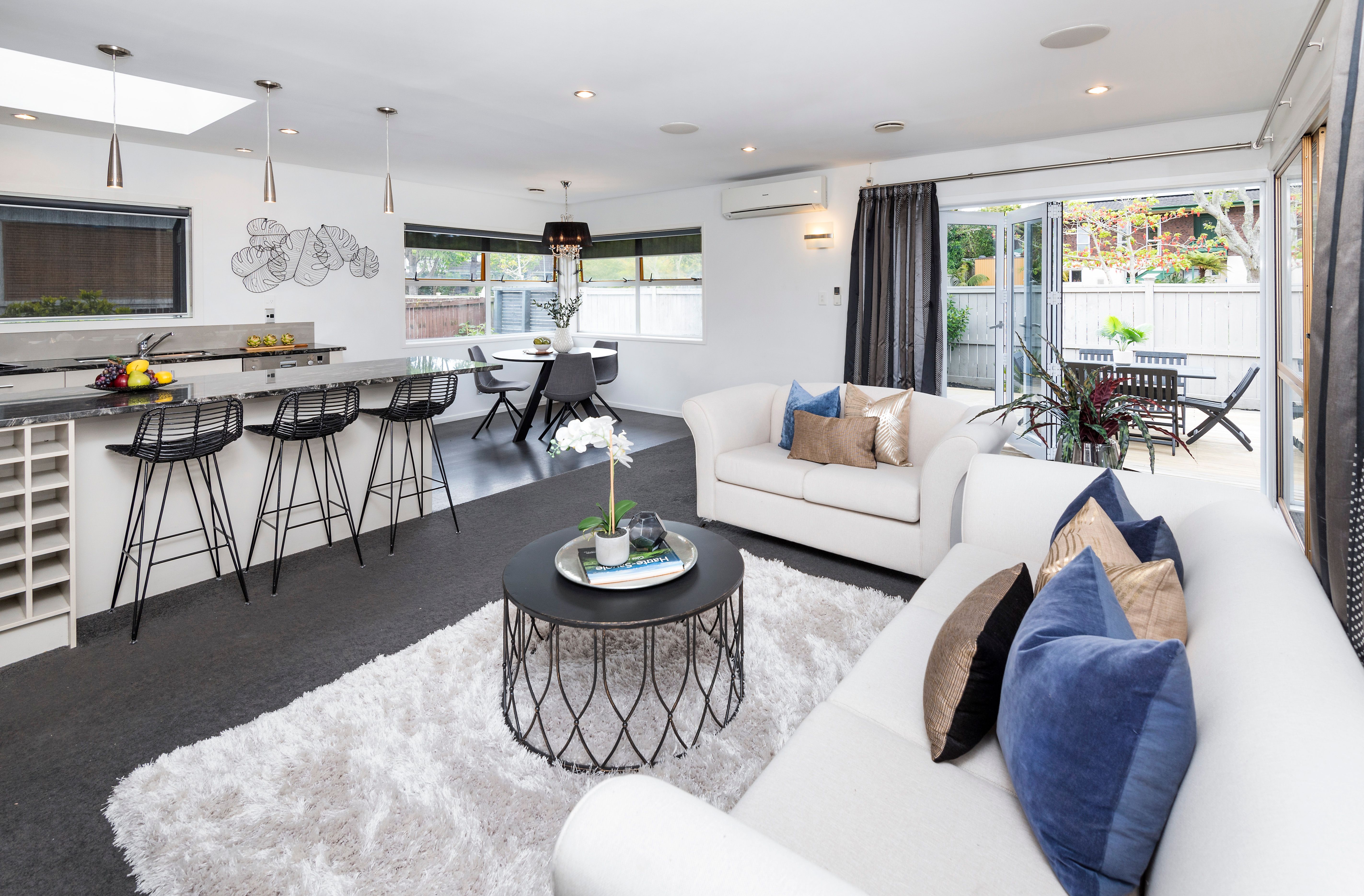 22 Mirrabooka Avenue, Botany Downs, Manukau City