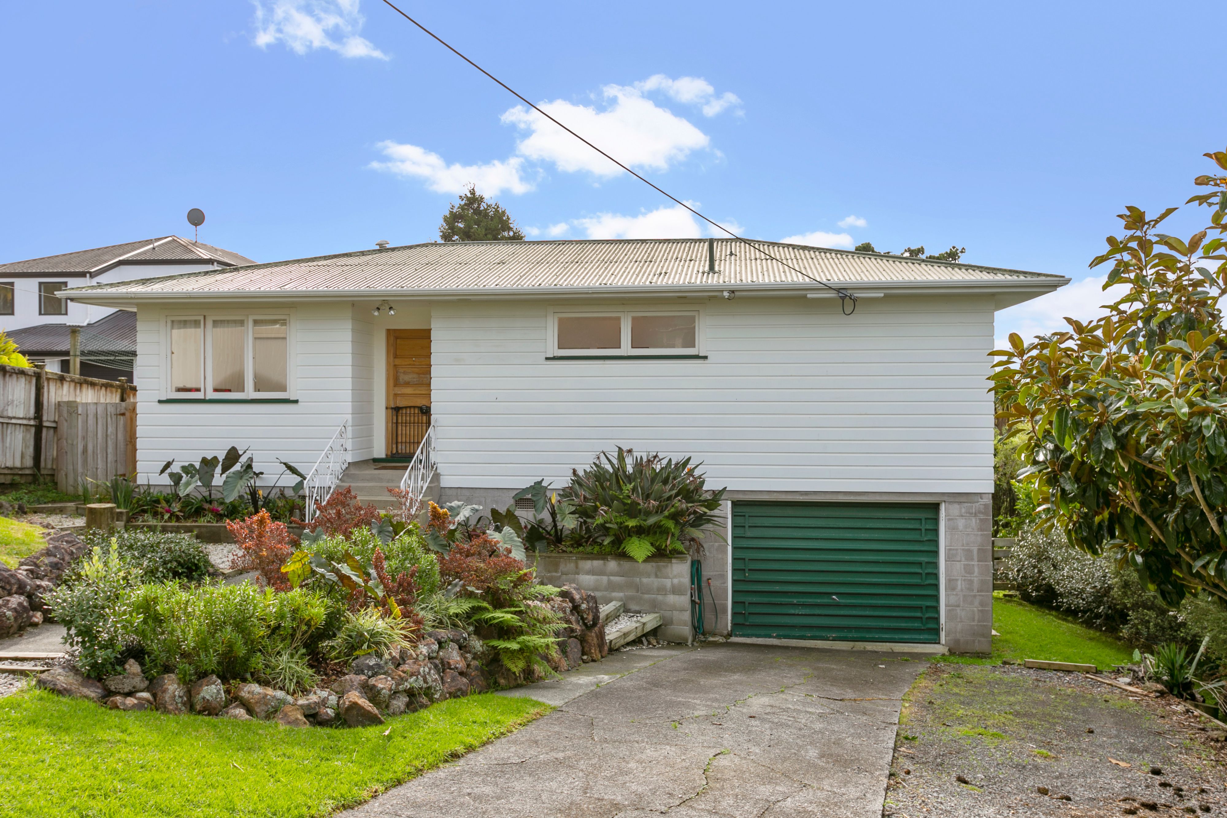 14 Roland Hill, Glen Eden, Waitakere City