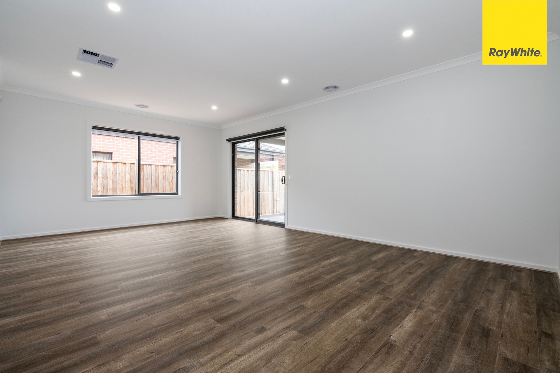 24 Juliete Street, Strathtulloh, VIC 3338