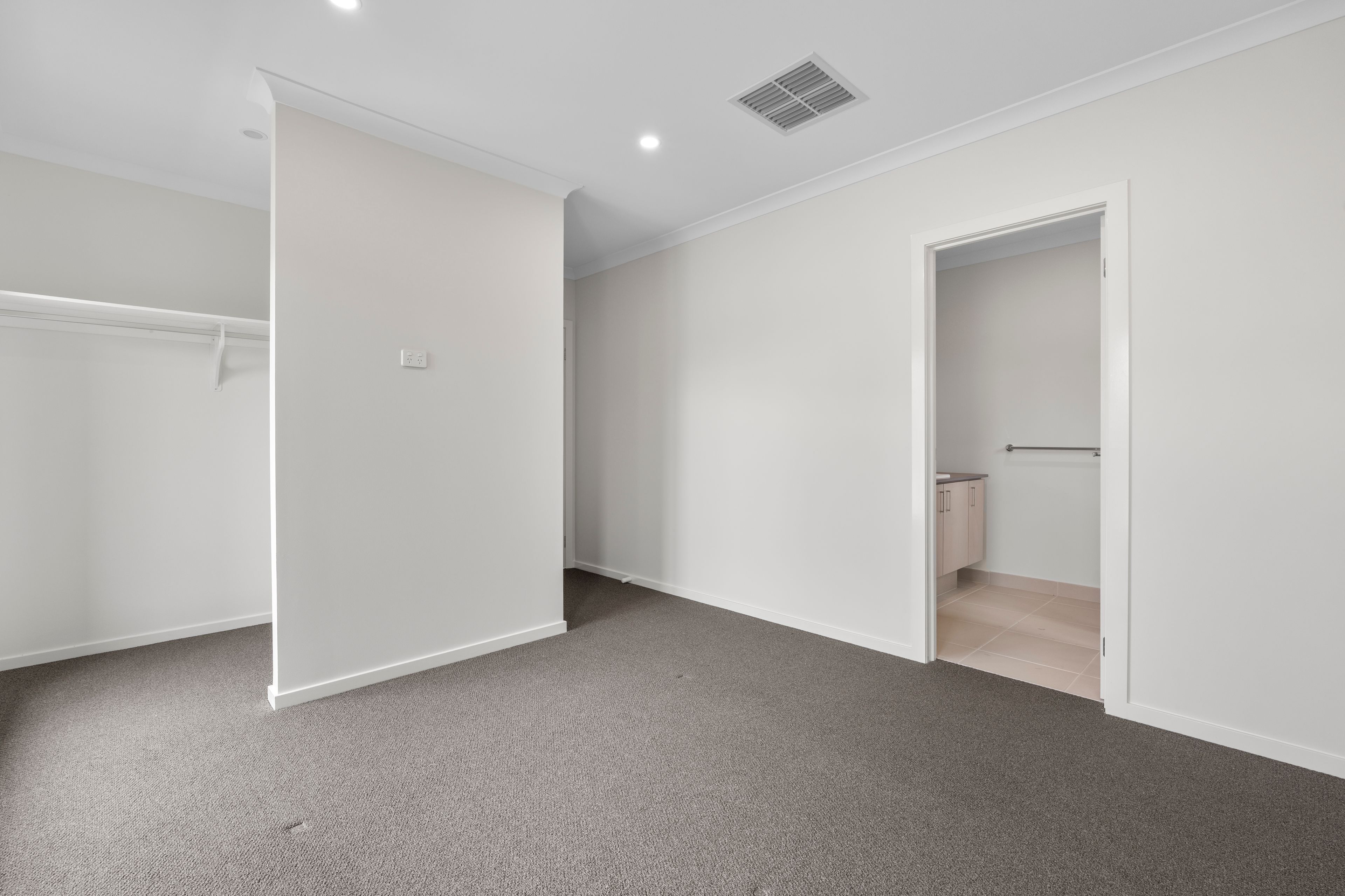 4 Bearing Street, Donnybrook, VIC 3064