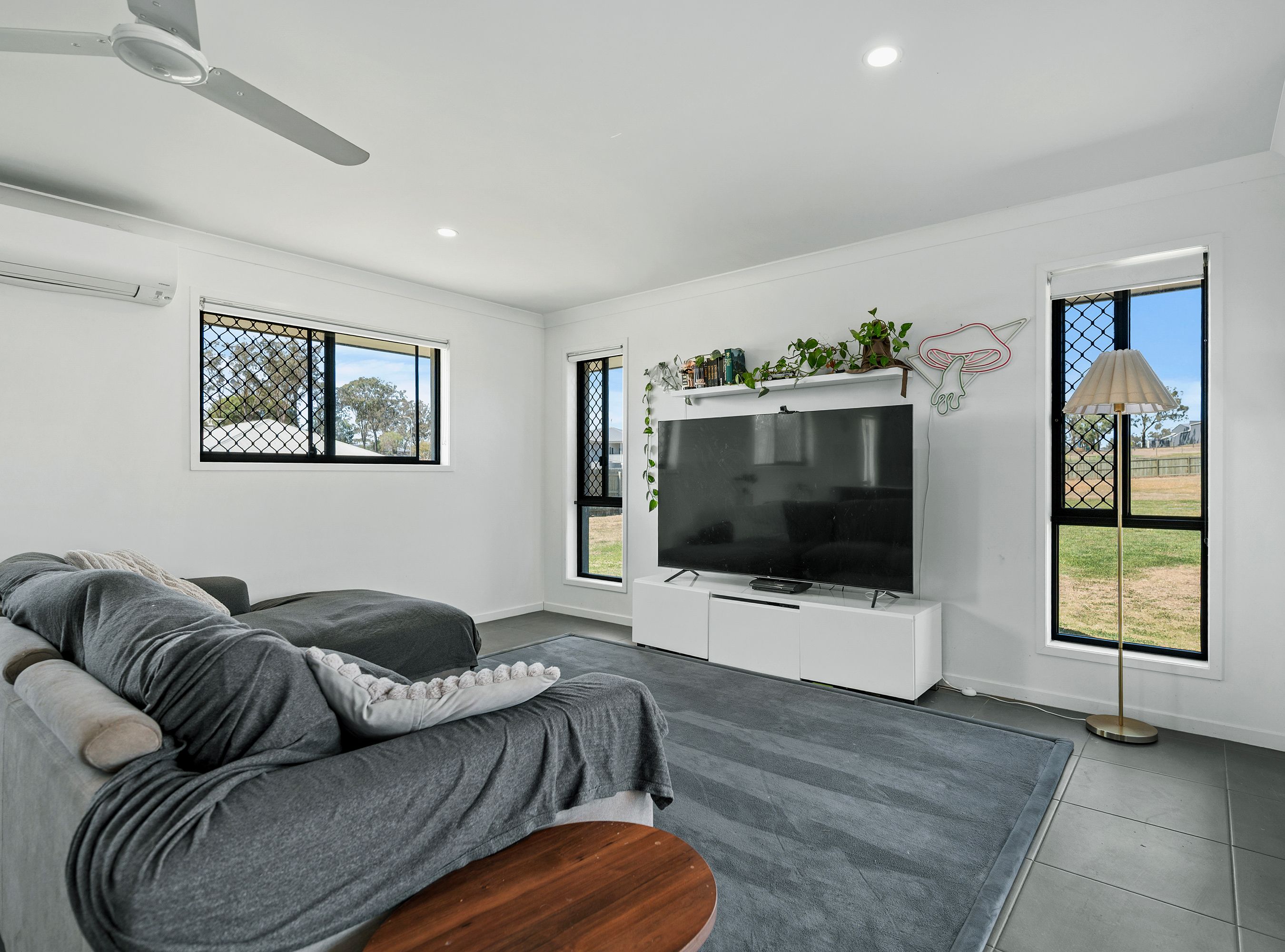 17 Sovereign Drive, Meringandan West, QLD 4352
