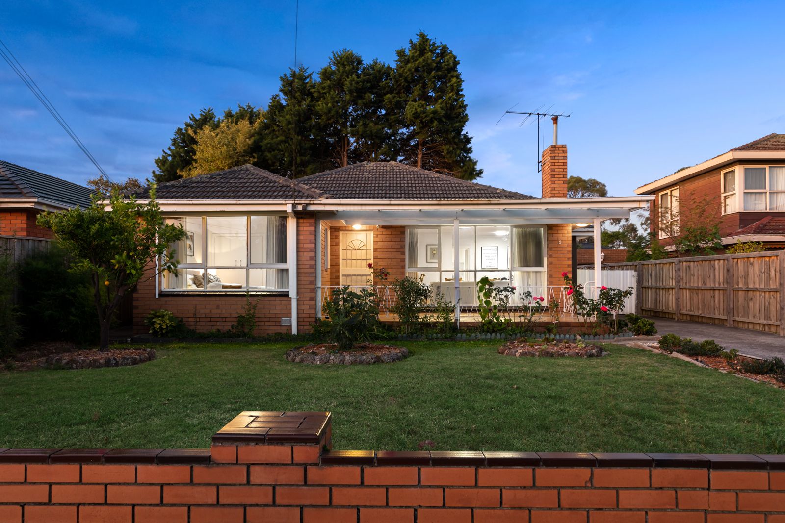 9 Saxon Street, Burwood East, VIC 3151