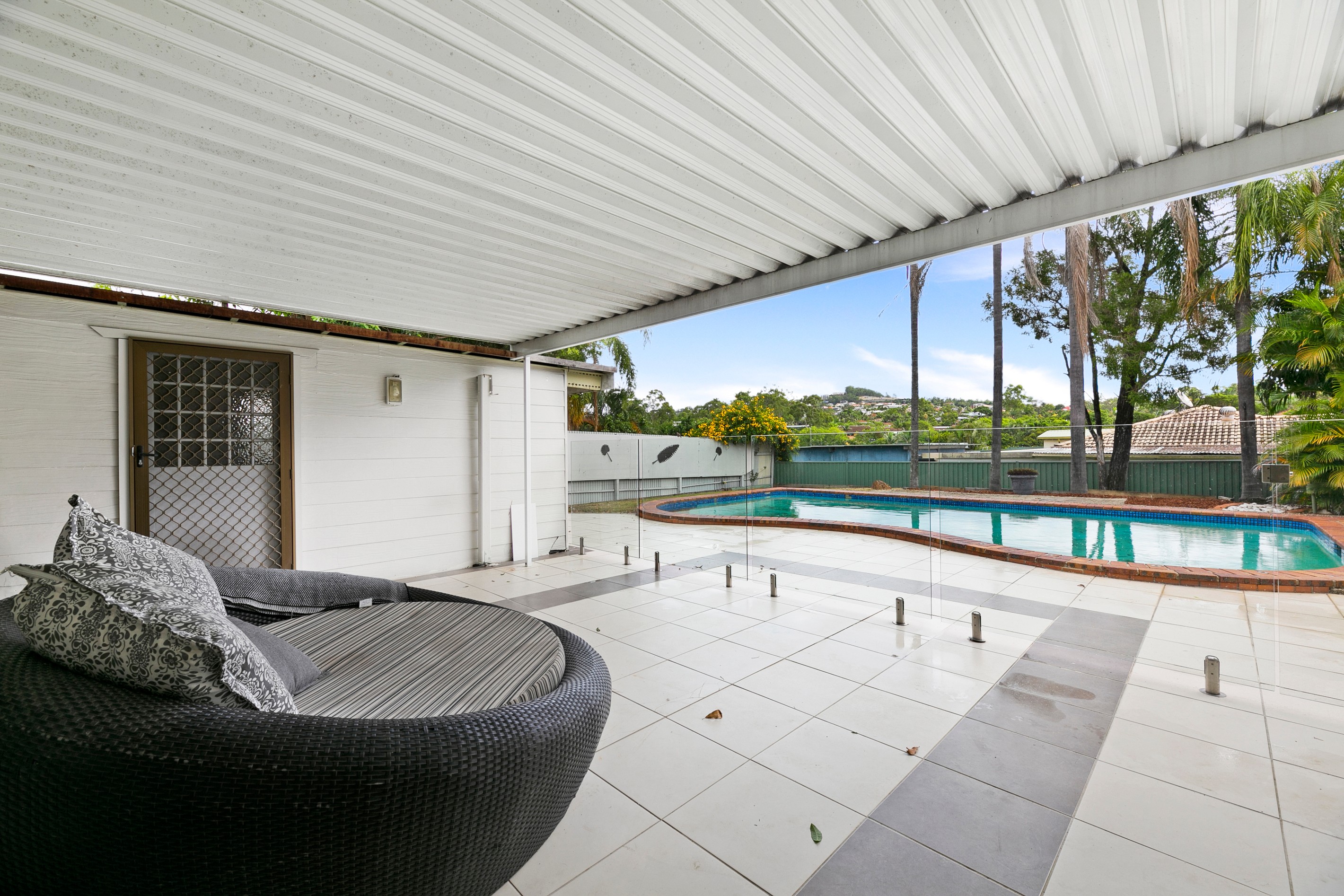 3 Aberdeen Court, Highland Park, QLD 4211