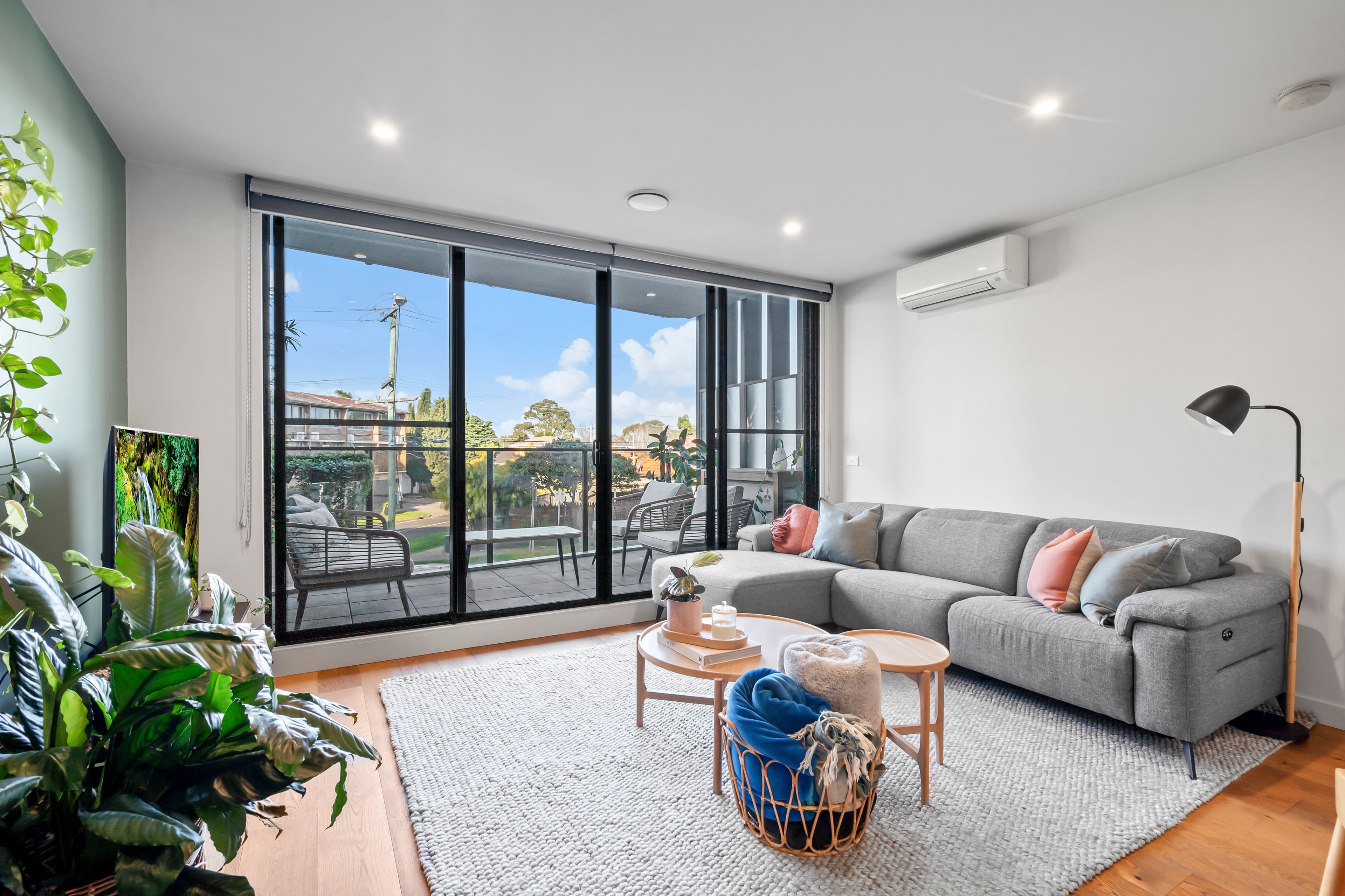 108/81 Warrigal Road — photo 4 of 11