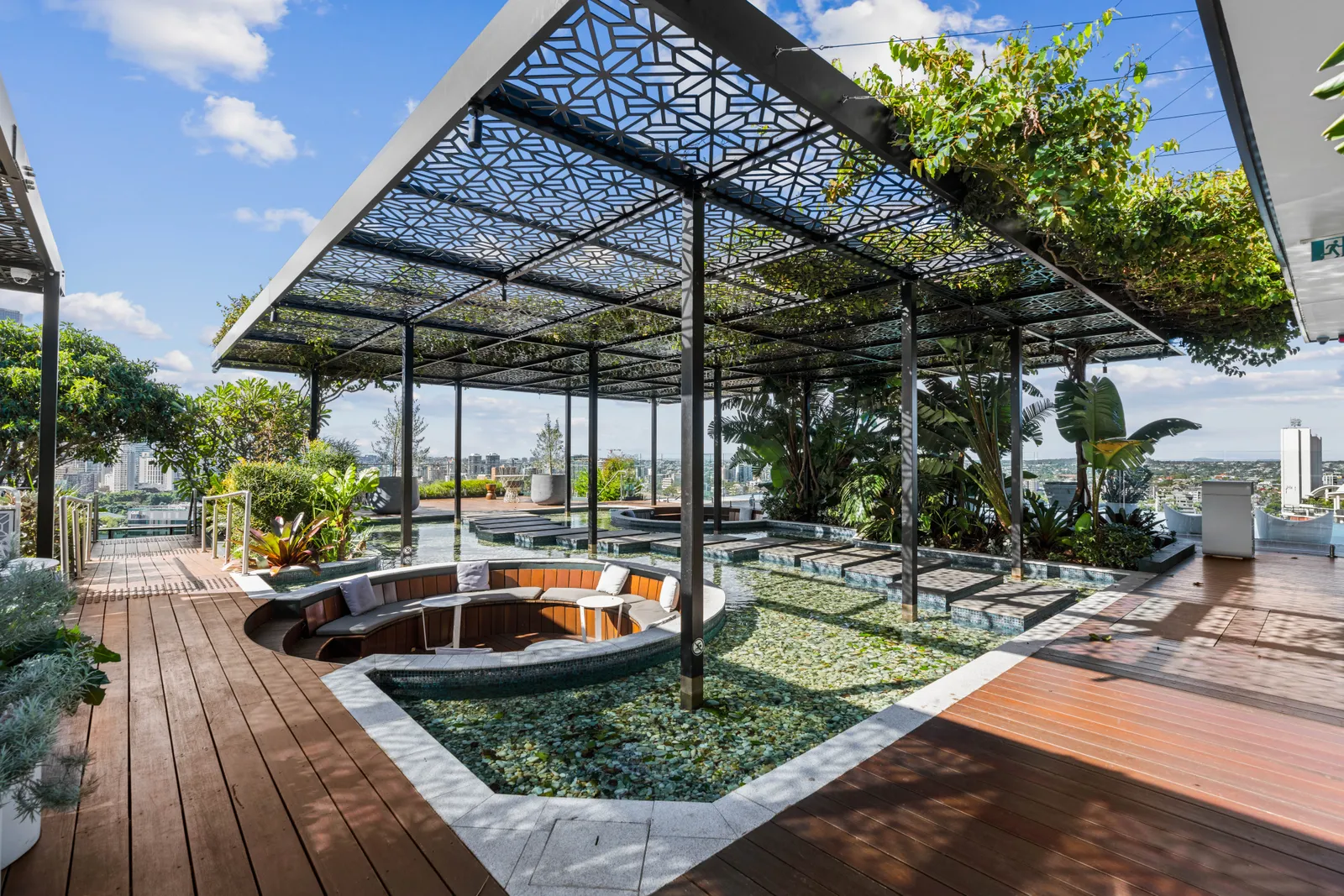 1111/9 Christie Street, South Brisbane