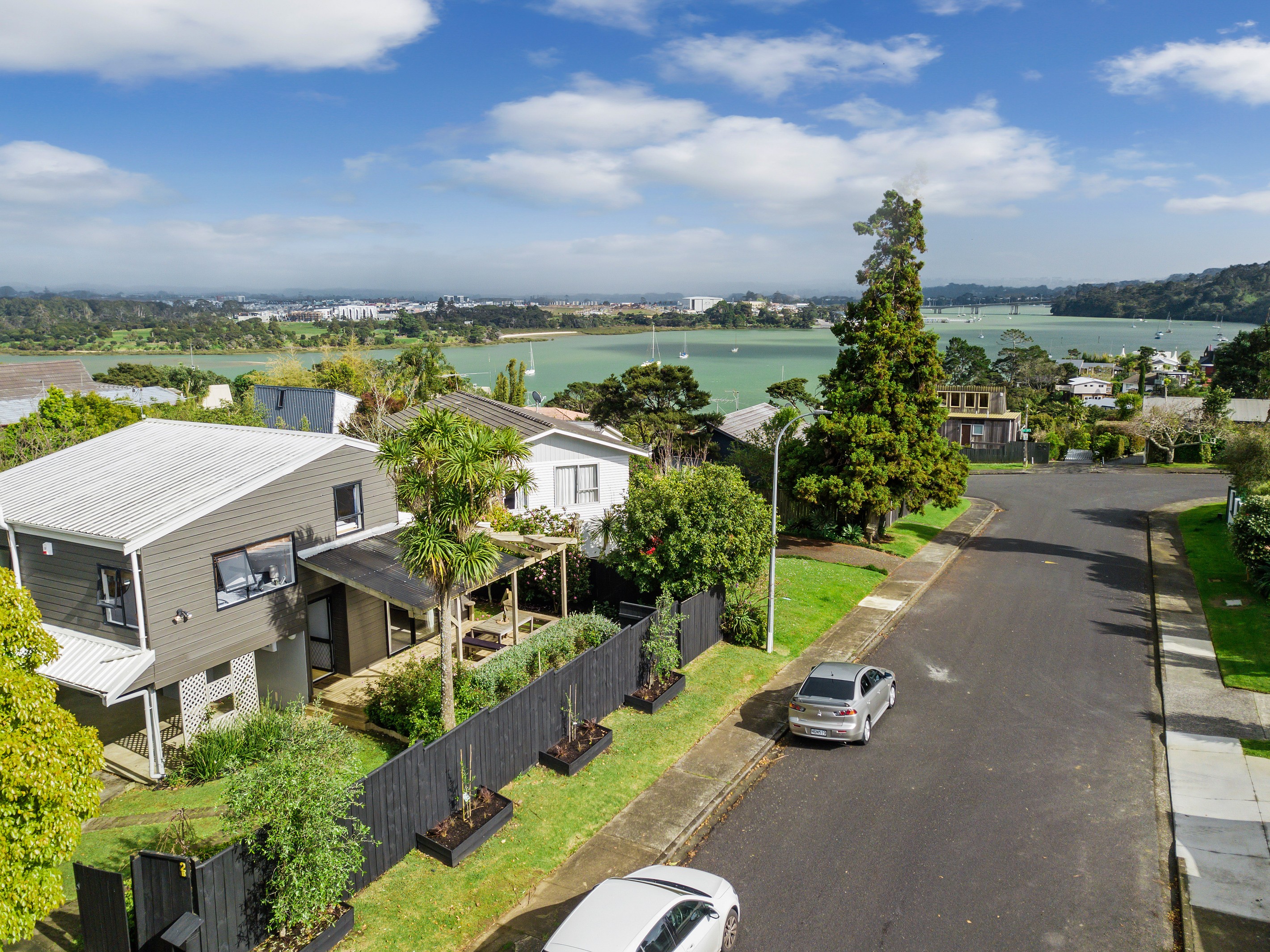 2b Oruamo Place, Beach Haven, North Shore City