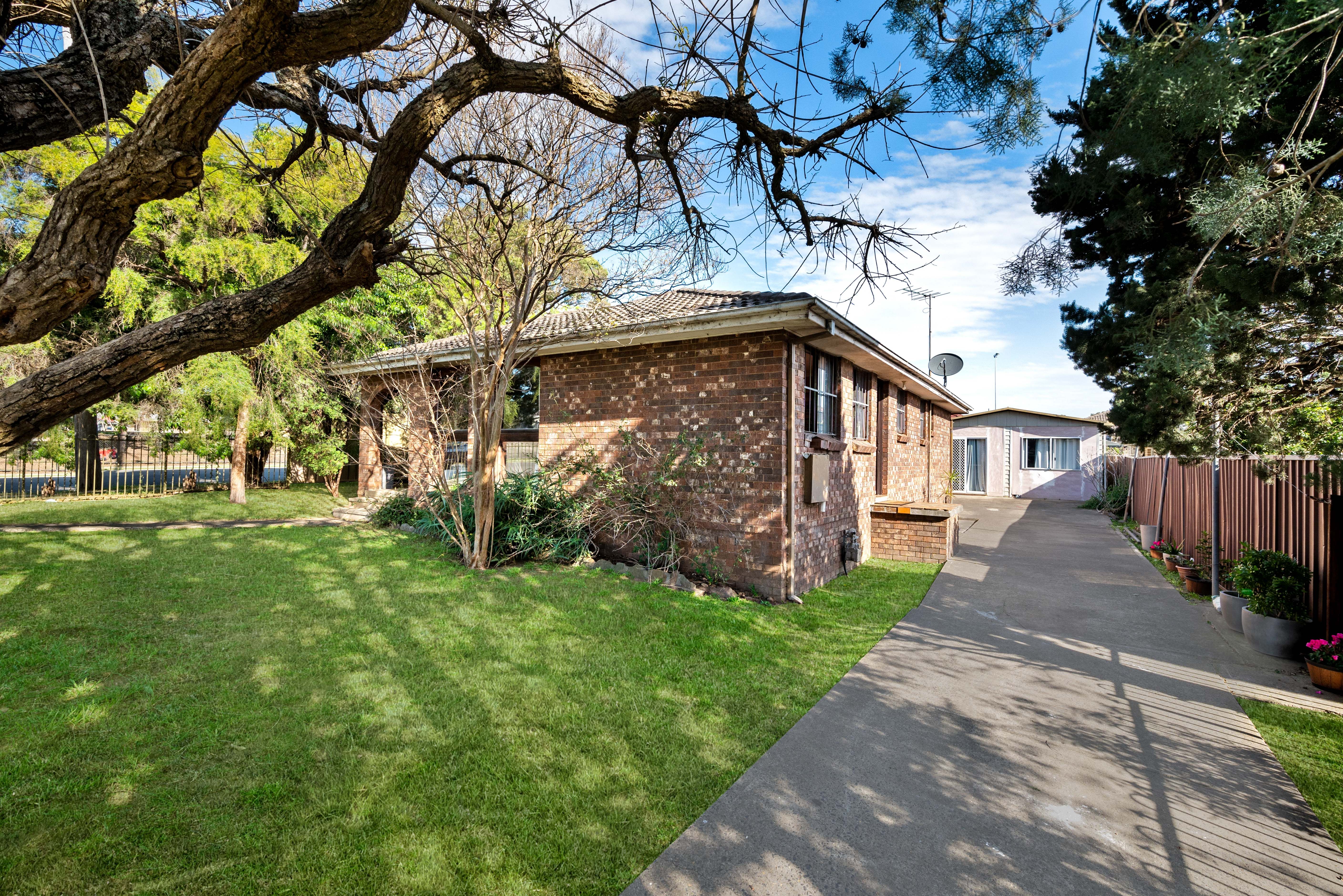 2 Lillas Place, Minto, NSW 2566