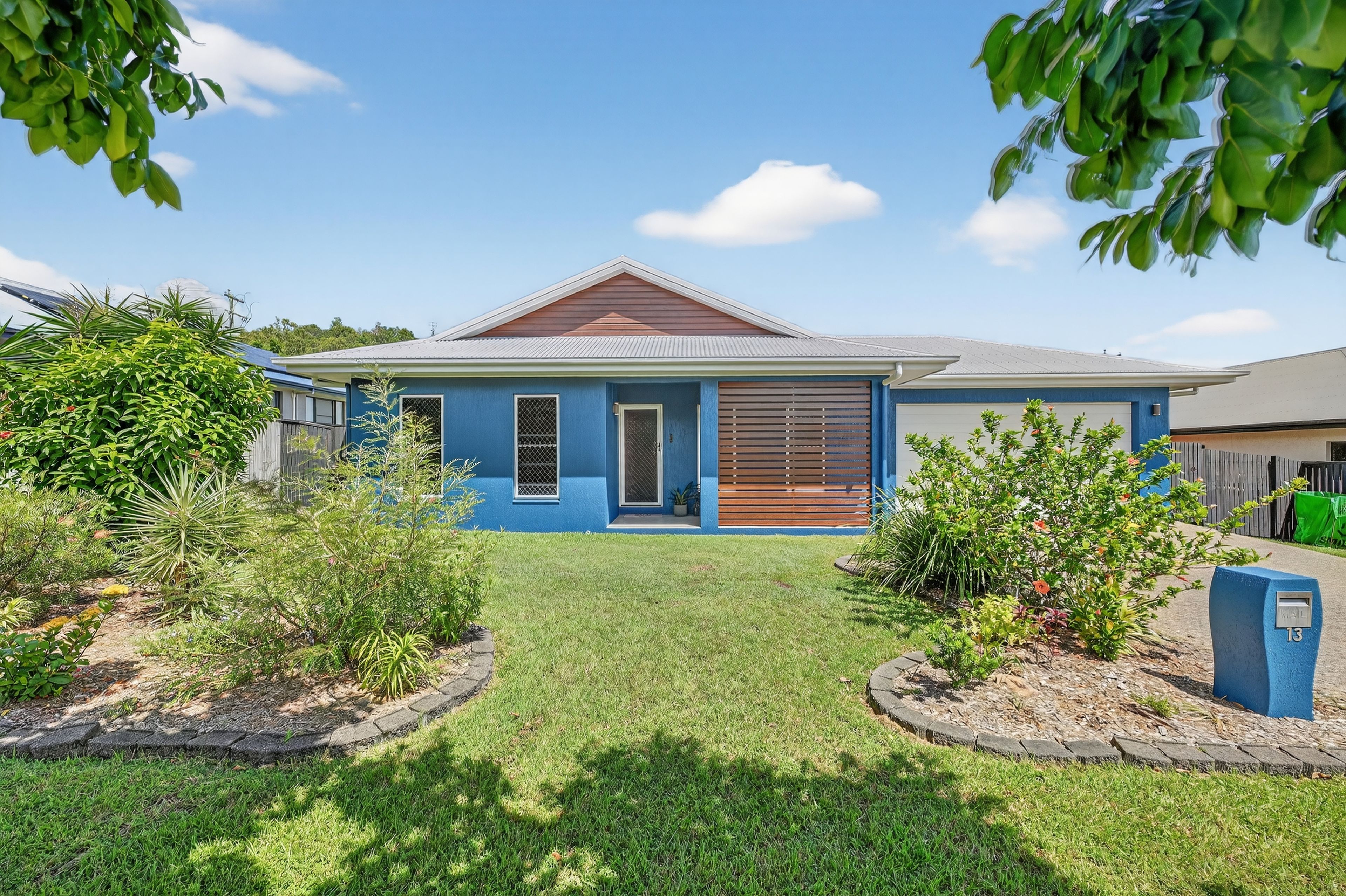13 Deedes Crescent, Bushland Beach, QLD 4818
