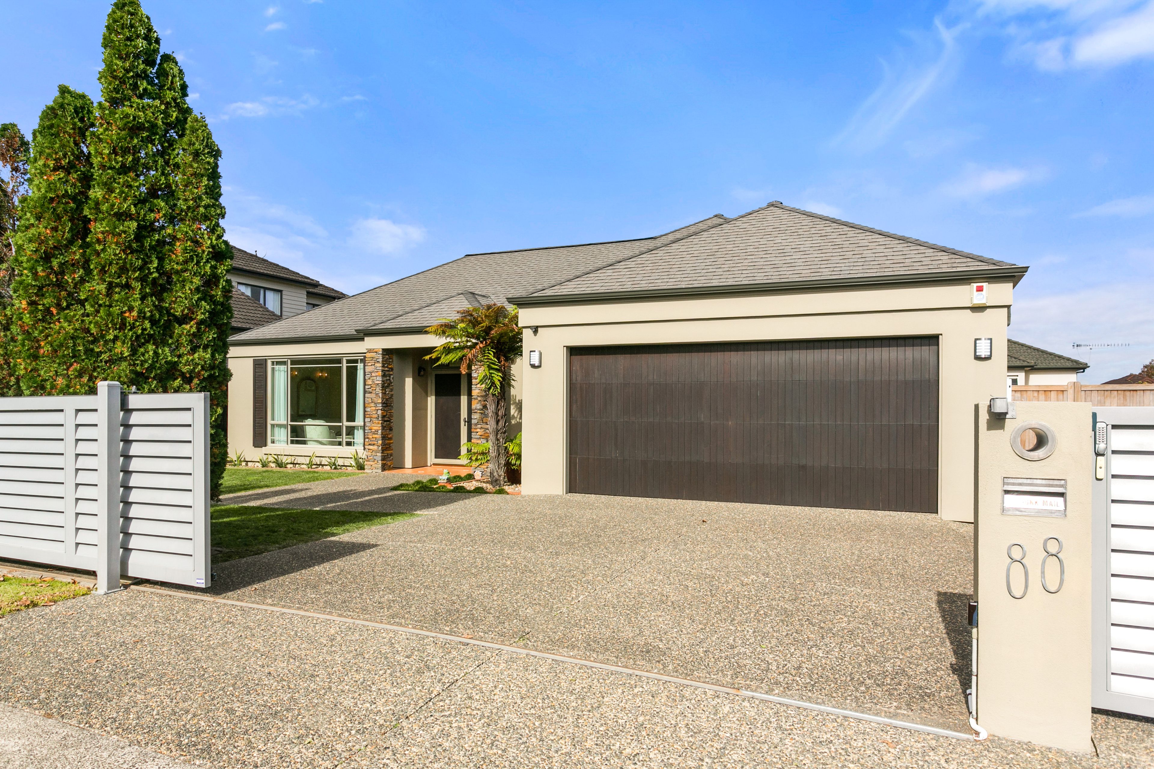 88 Gracechurch Drive, Flat Bush, Manukau City