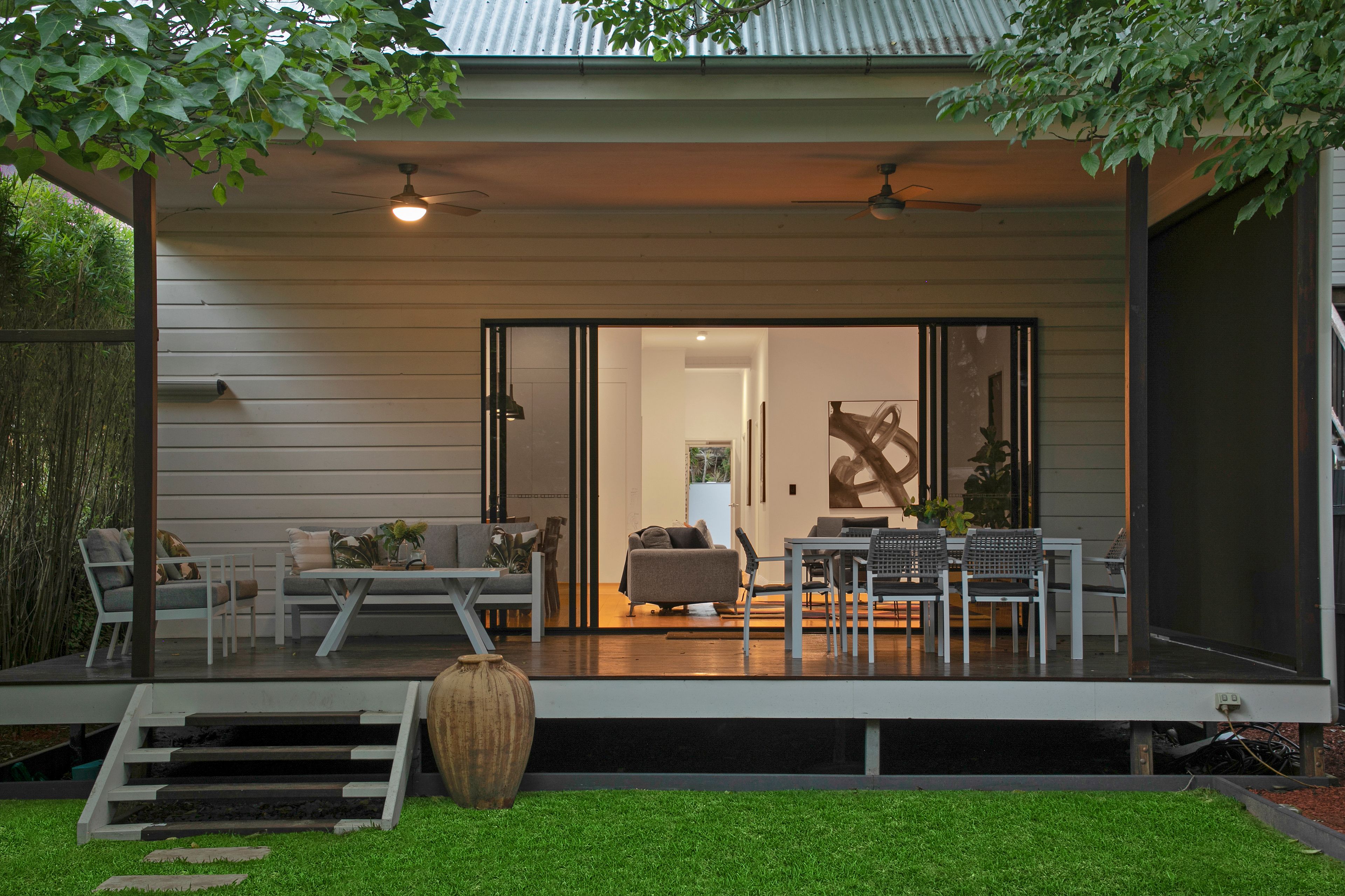 2 Peach Street, Greenslopes, QLD 4120