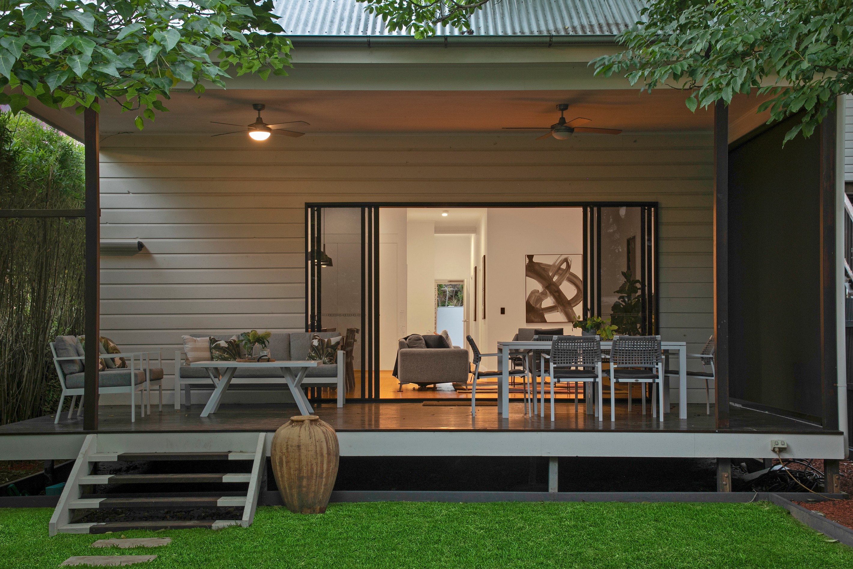 2 Peach Street, Greenslopes, QLD 4120