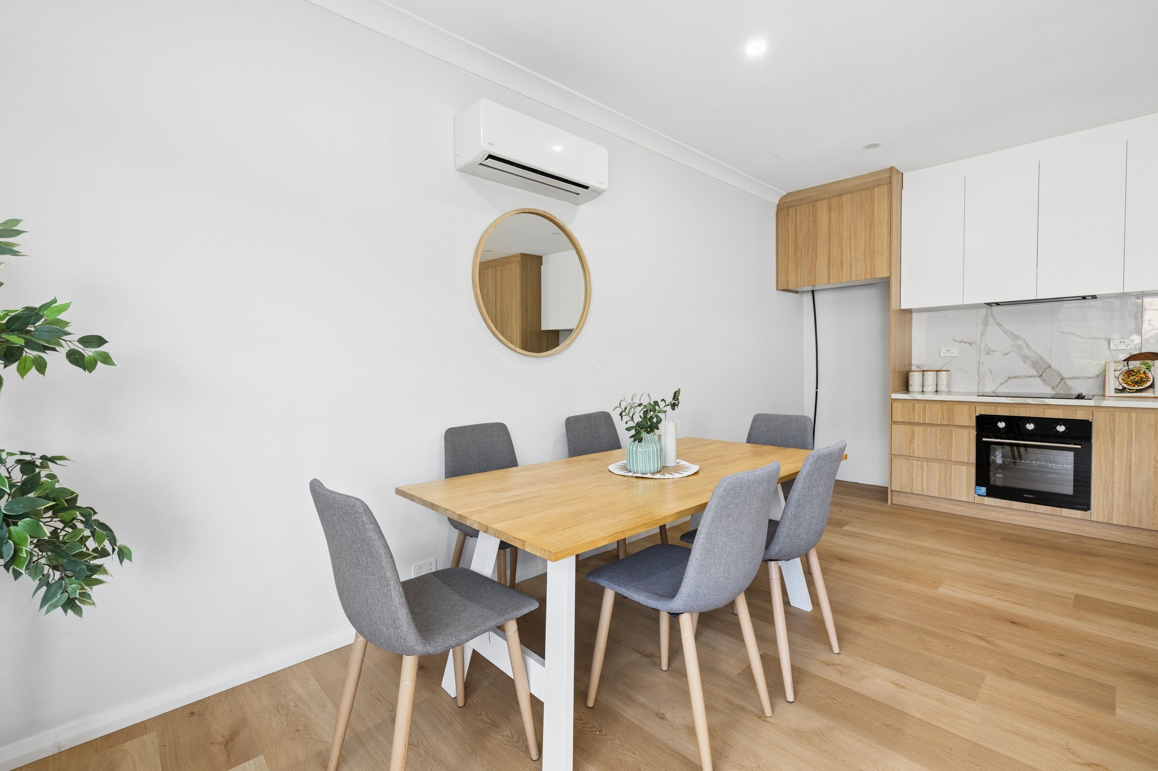 34 Wren Street — photo 10 of 13