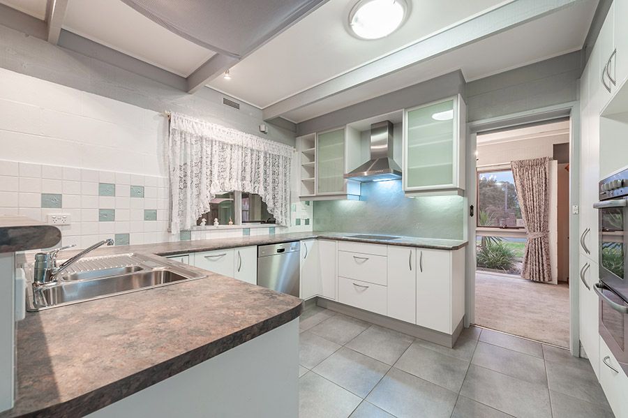 11 Second Avenue, Craigieburn, VIC 3064