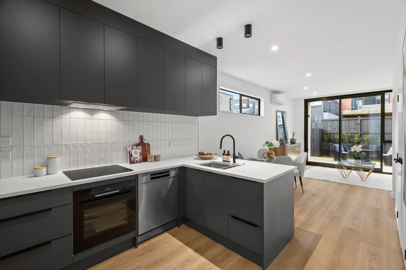 98A Whakatupu Road, Flat Bush, Manukau City