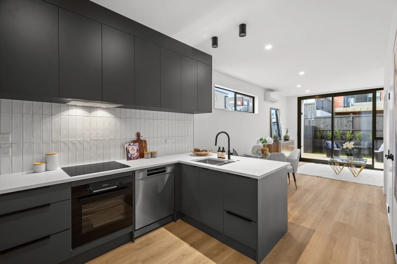 98A Whakatupu Road, Flat Bush, Manukau City