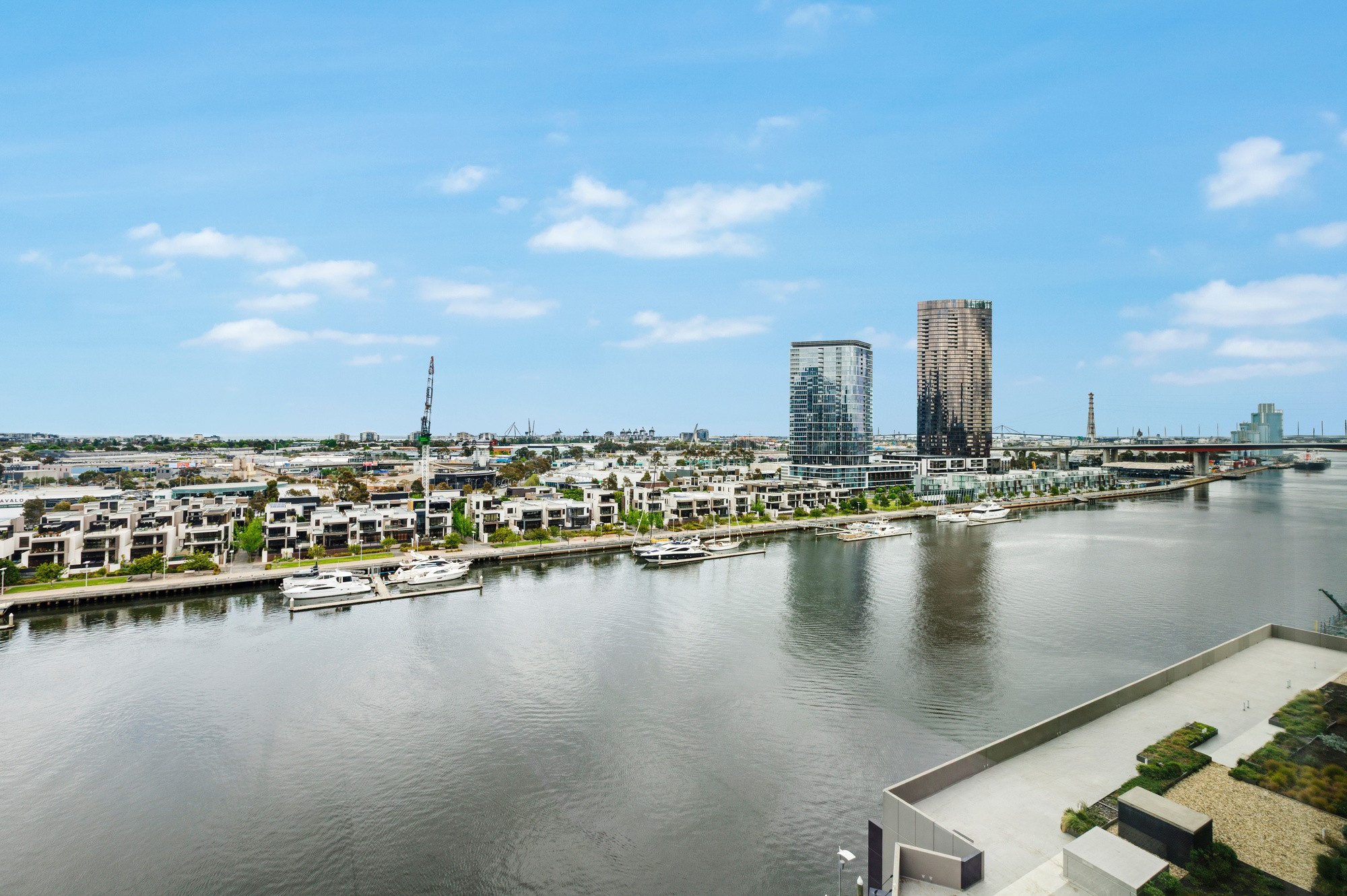 1111/915 Collins Street, Docklands, VIC 3008