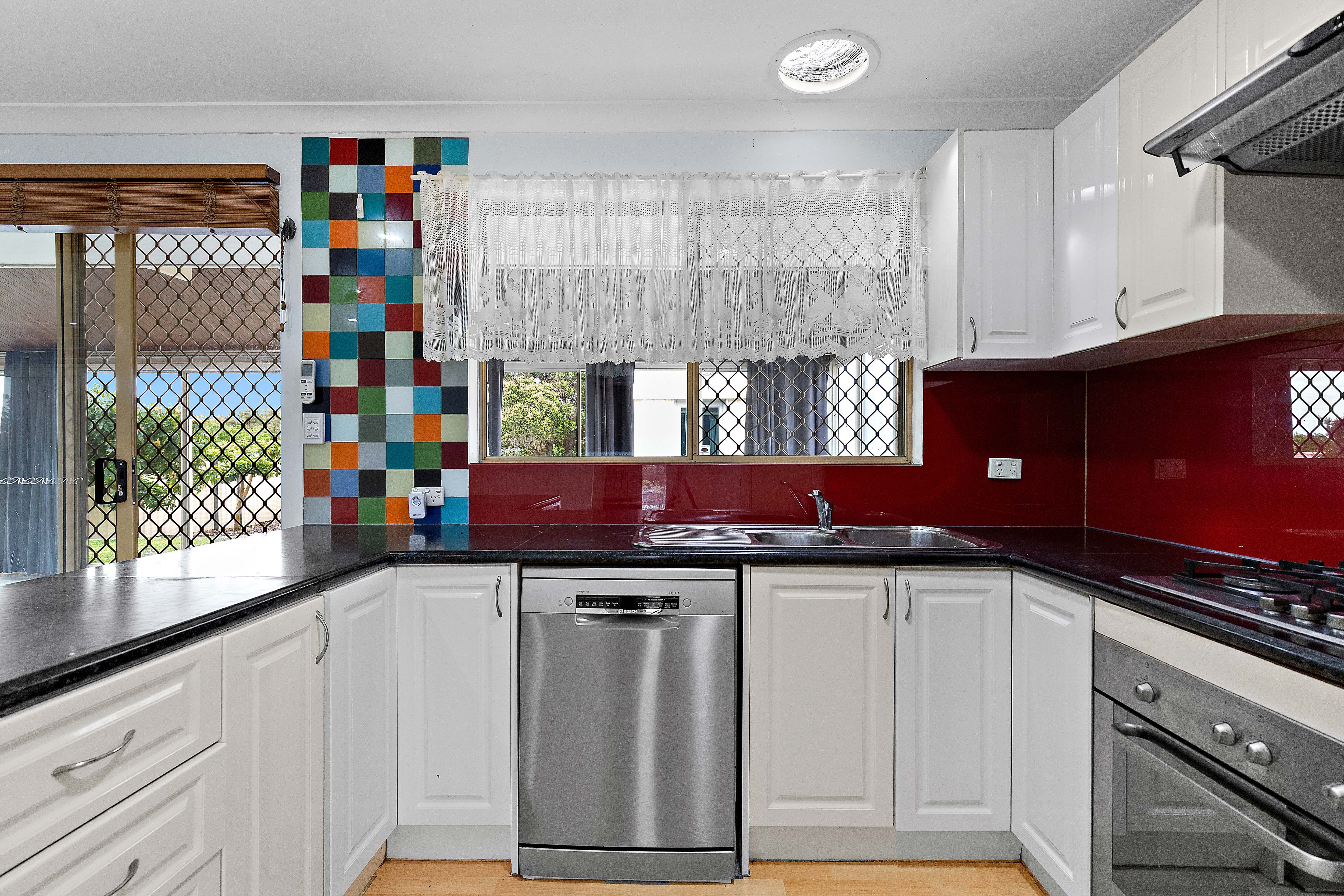 45 Tunnicliffe Street — photo 7 of 23