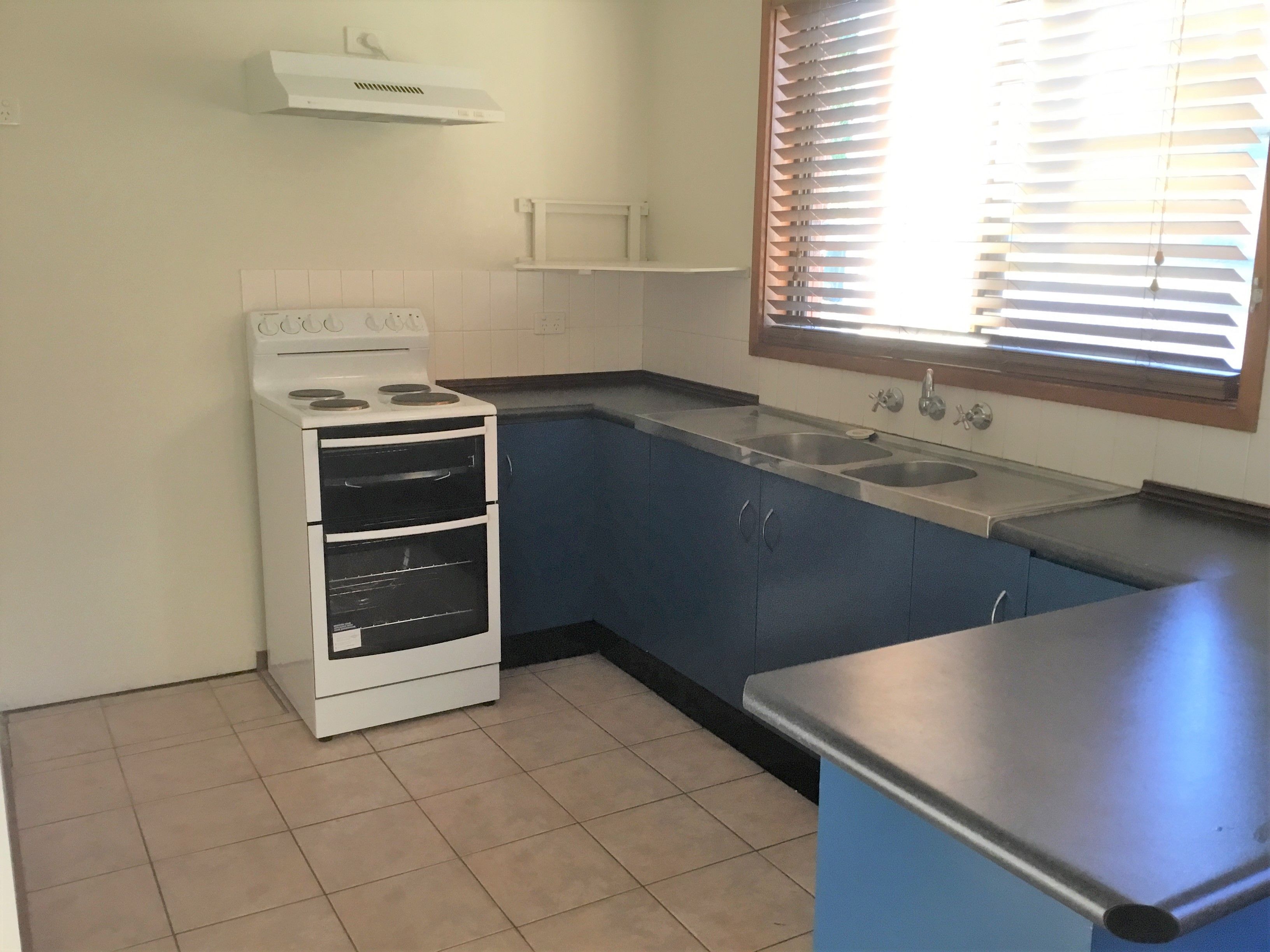 1/3 Lobelia Close, Metford, NSW 2323
