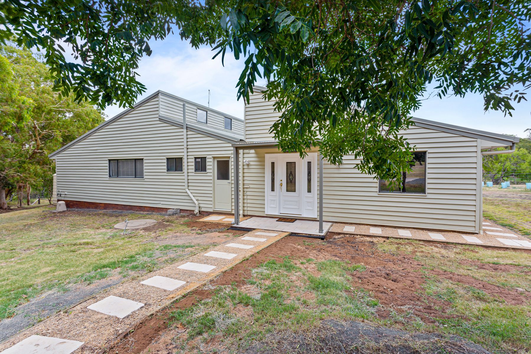 17 Panorama Drive, Glenvale, QLD 4350 Leased House Ray White Toowoomba