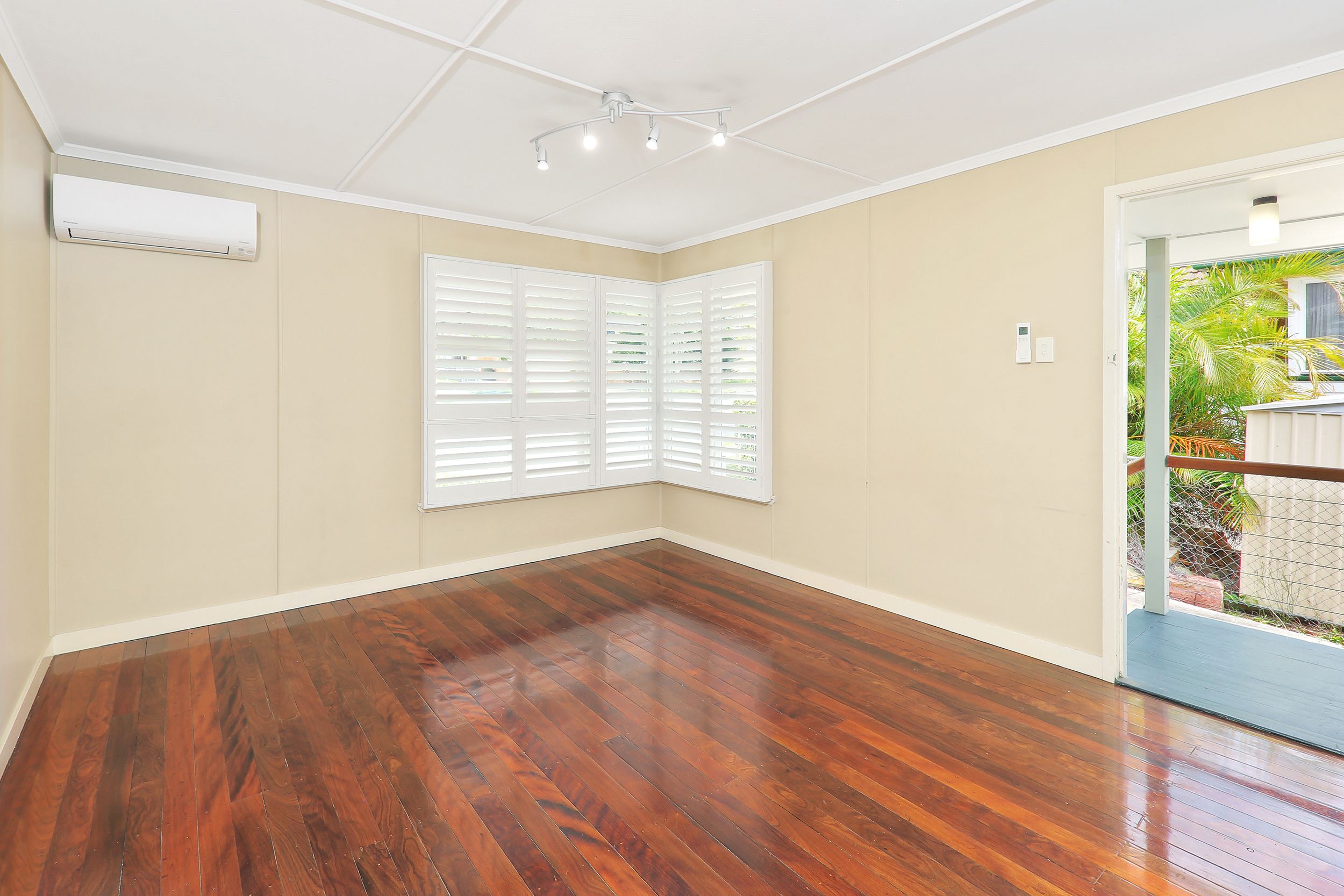 329 Newnham Road, Upper Mount Gravatt, QLD 4122