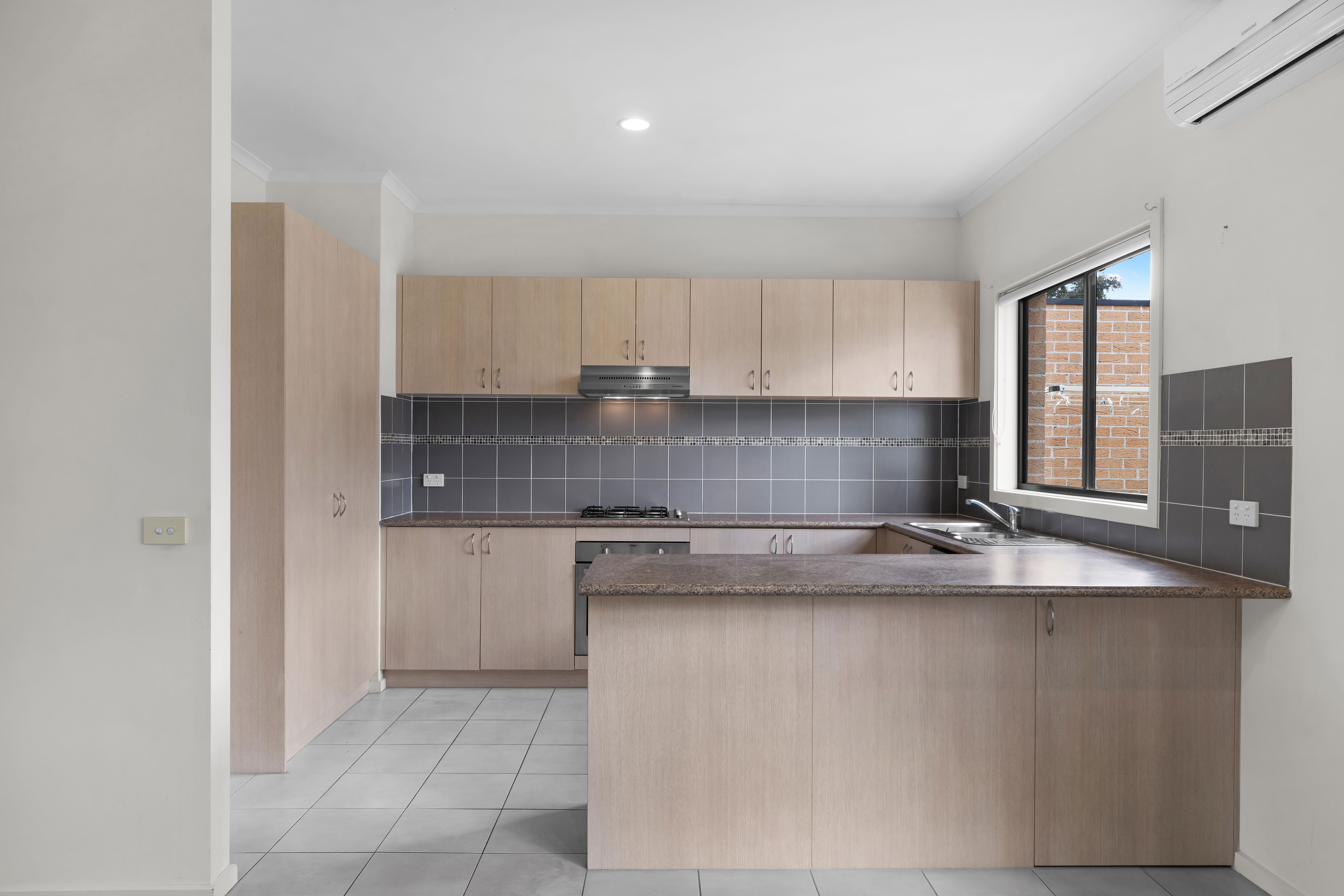 3/8 Mina Court — photo 4 of 17