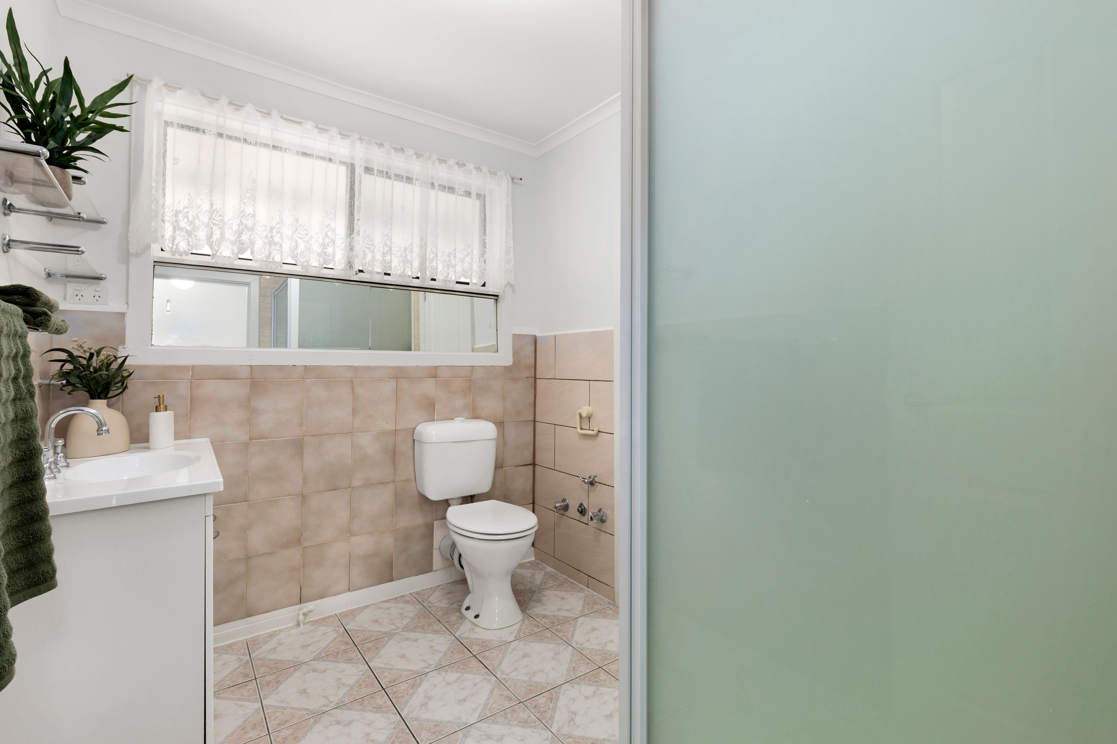 13 Sheldon Place — photo 9 of 12