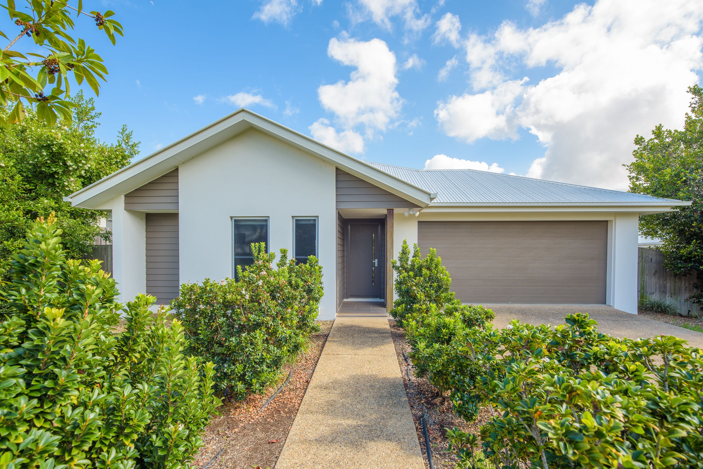 6 Iris Road, Kirkwood QLD 4680