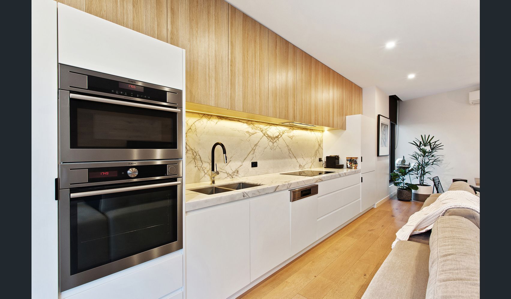 2/12 Arawatta Street, Carnegie, VIC 3163
