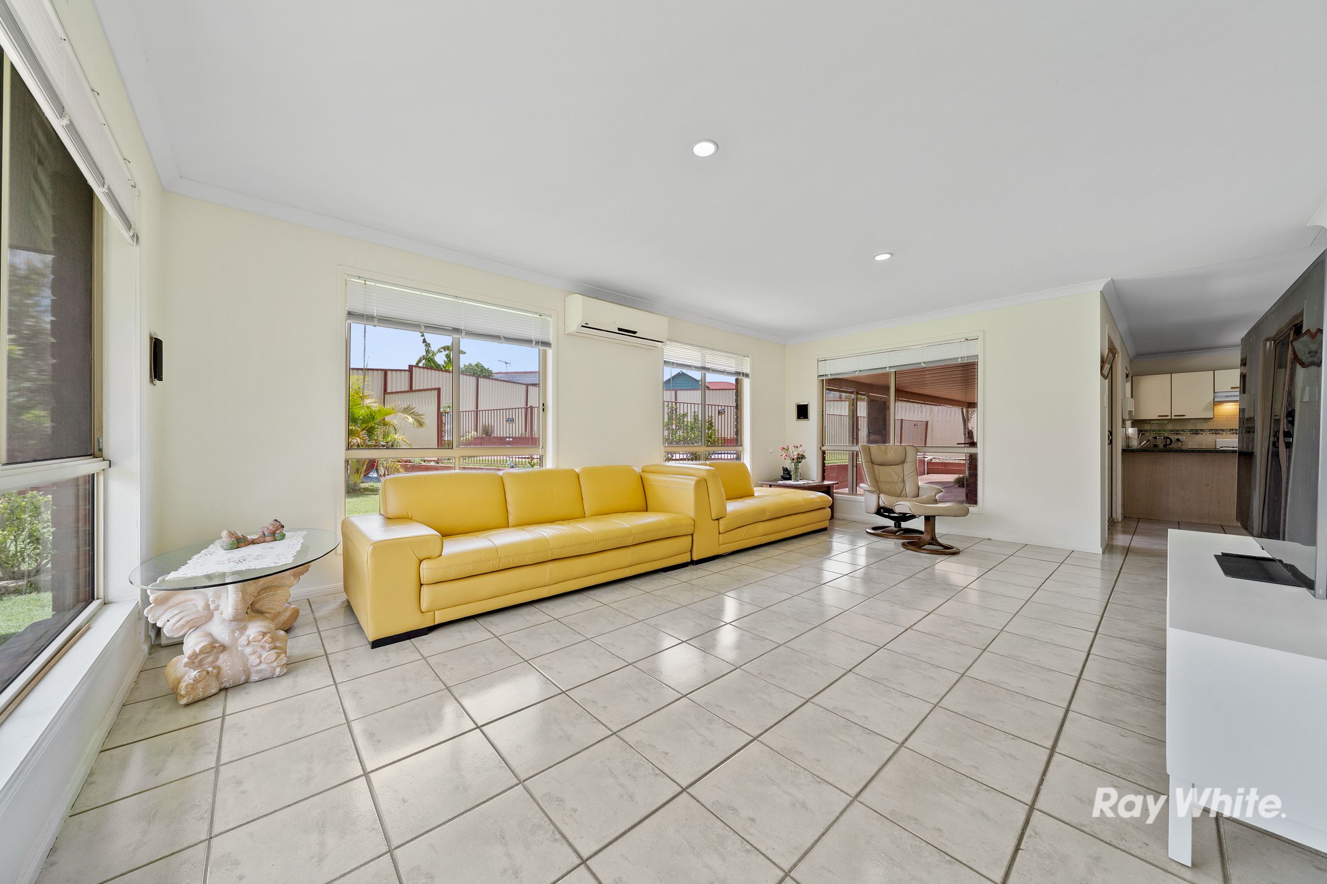 10 Majestic Court, Regents Park, QLD 4118