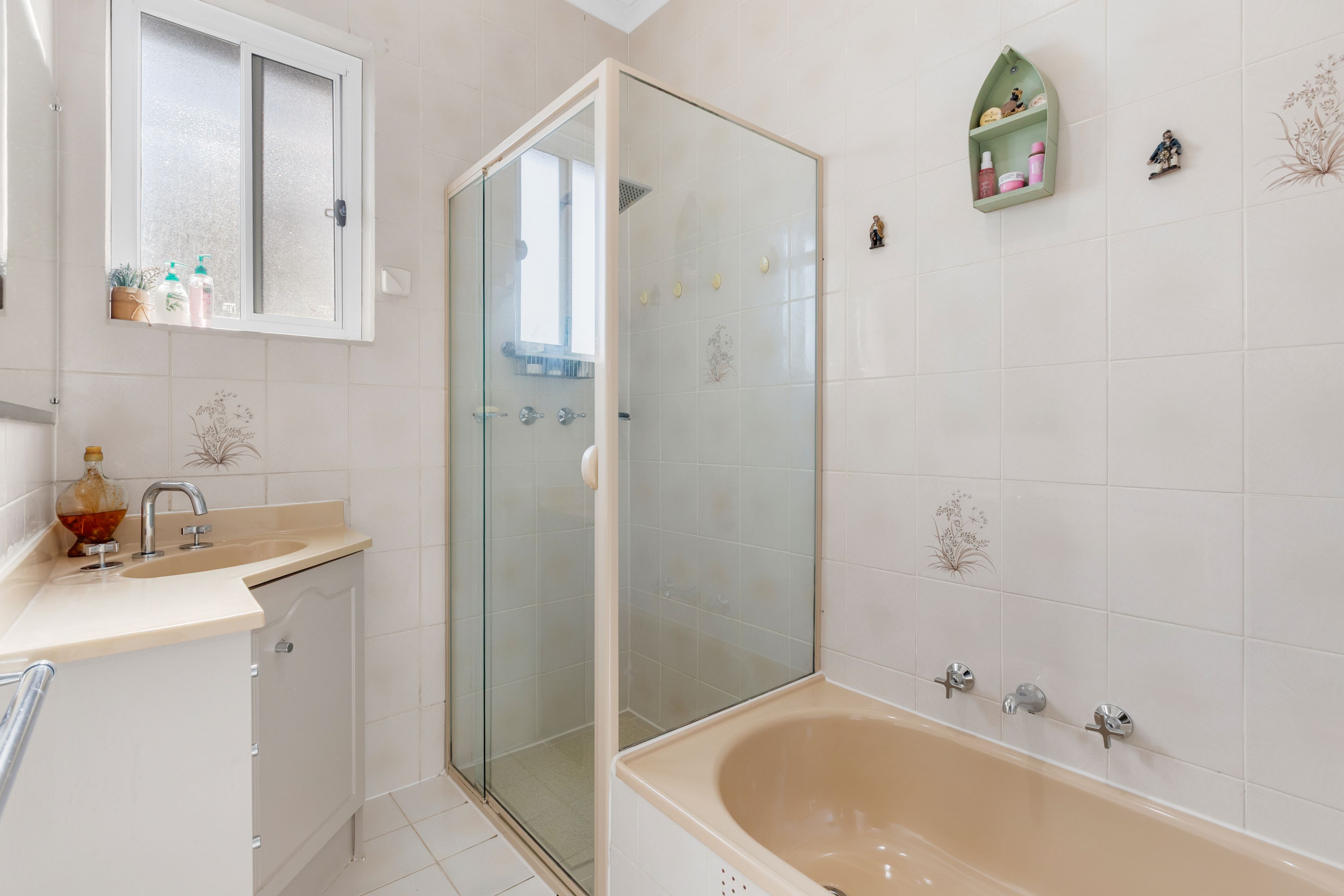 11 Montrose Avenue — photo 13 of 28