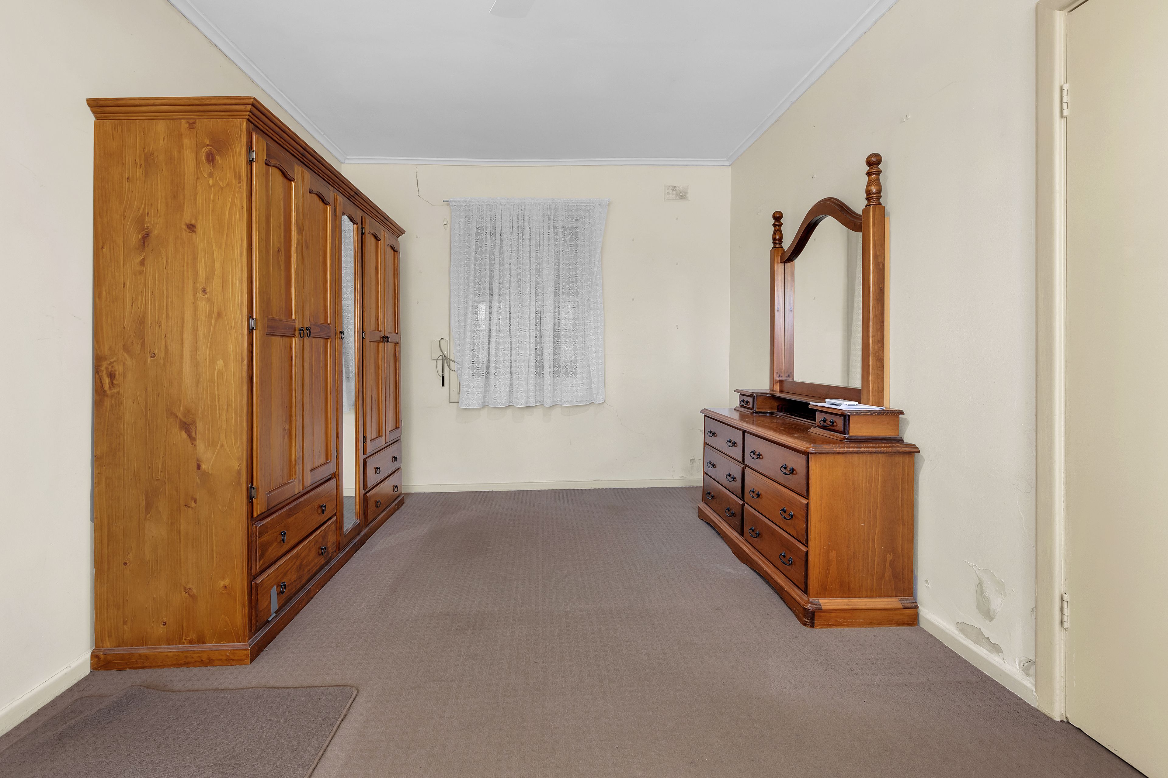 54 Peachey Road — photo 15 of 28